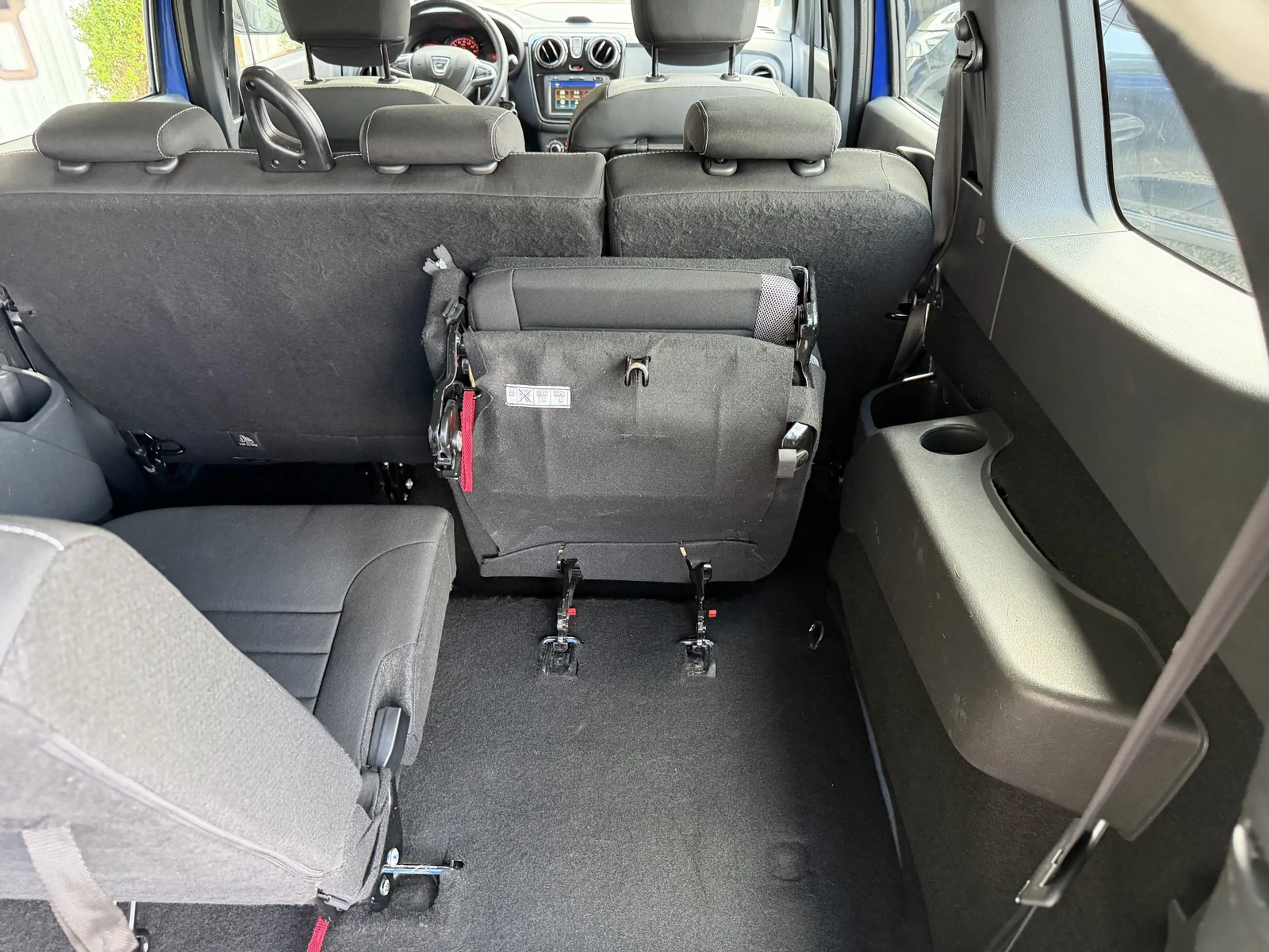 Dacia Lodgy Stepway *7 Sitzer*Navi*Rückfahr Cam* — photo 9