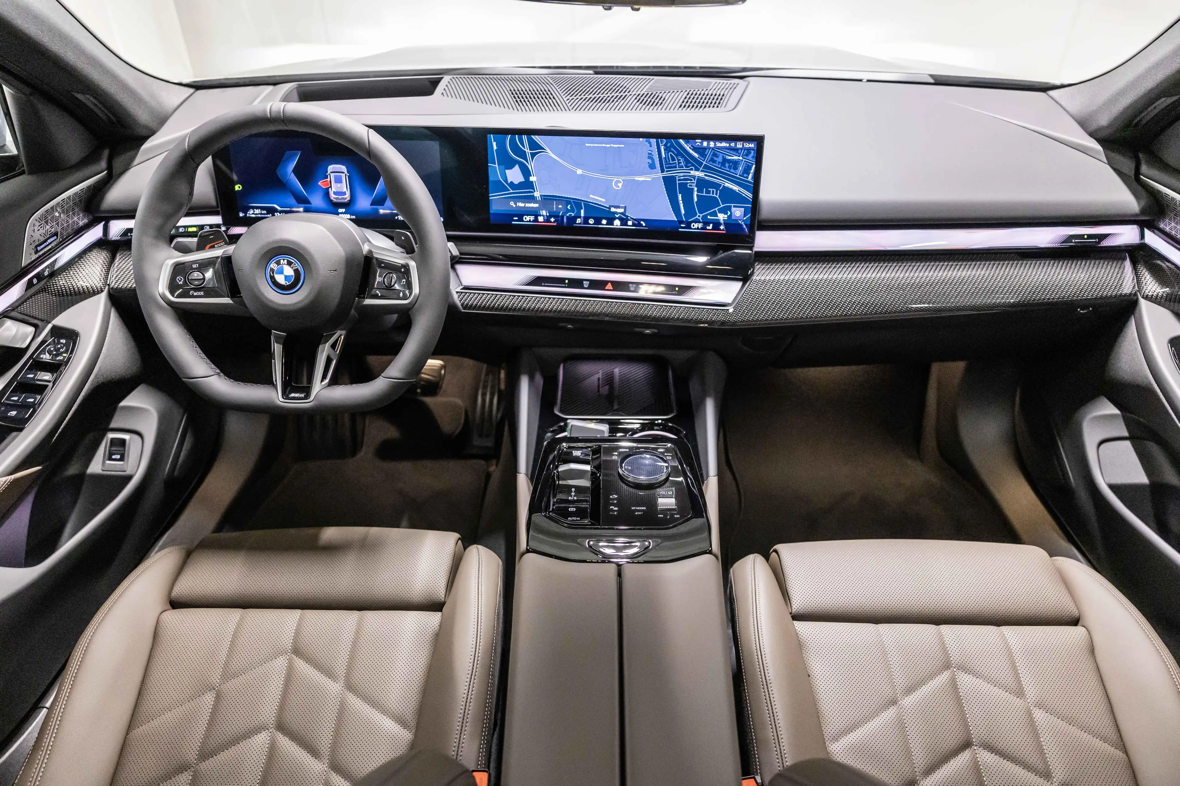 BMW 530 530e Touring M Sport Pro | PANO | B&W | TREKHAAK | — photo 7