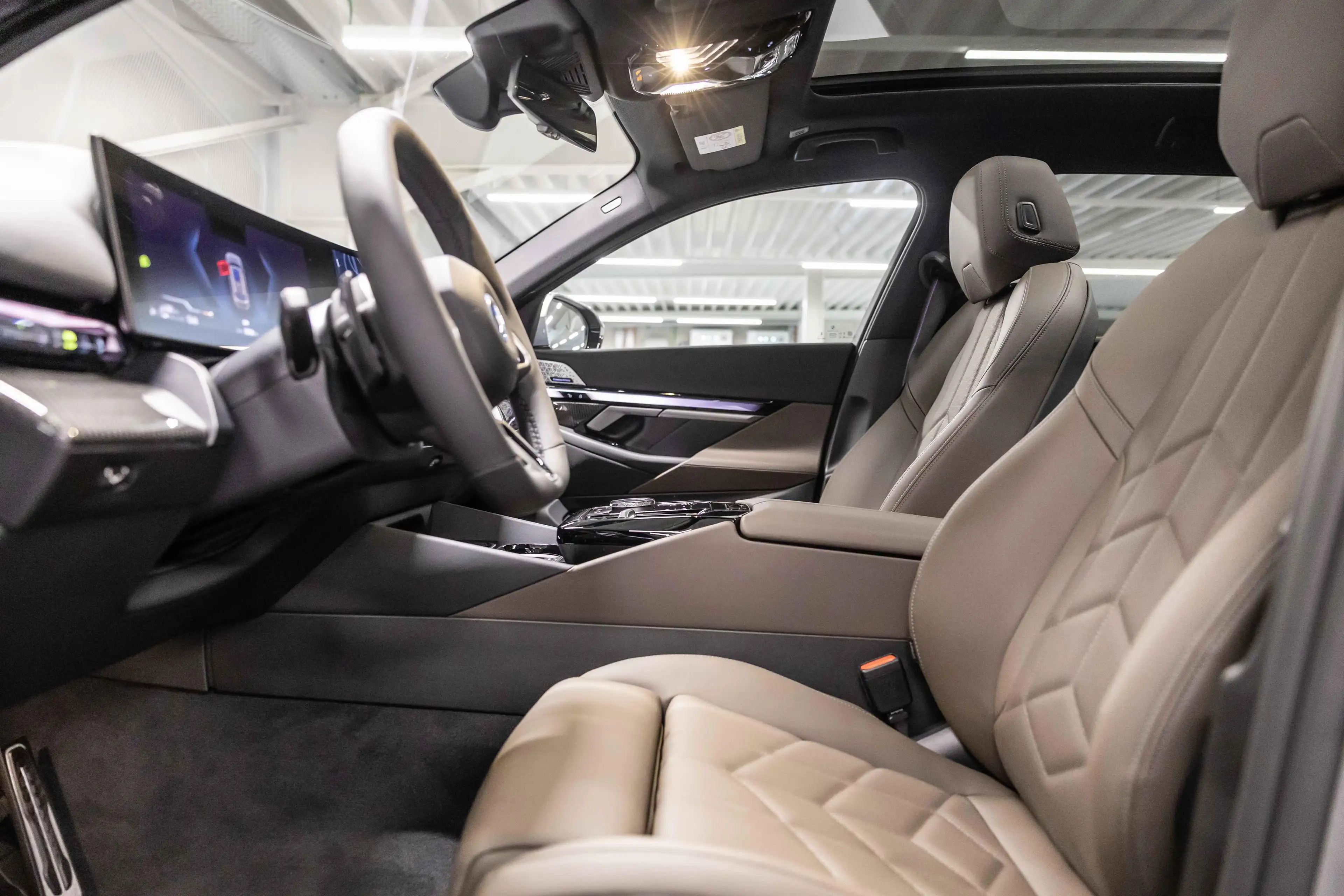 BMW 530 530e Touring M Sport Pro | PANO | B&W | TREKHAAK | — photo 10
