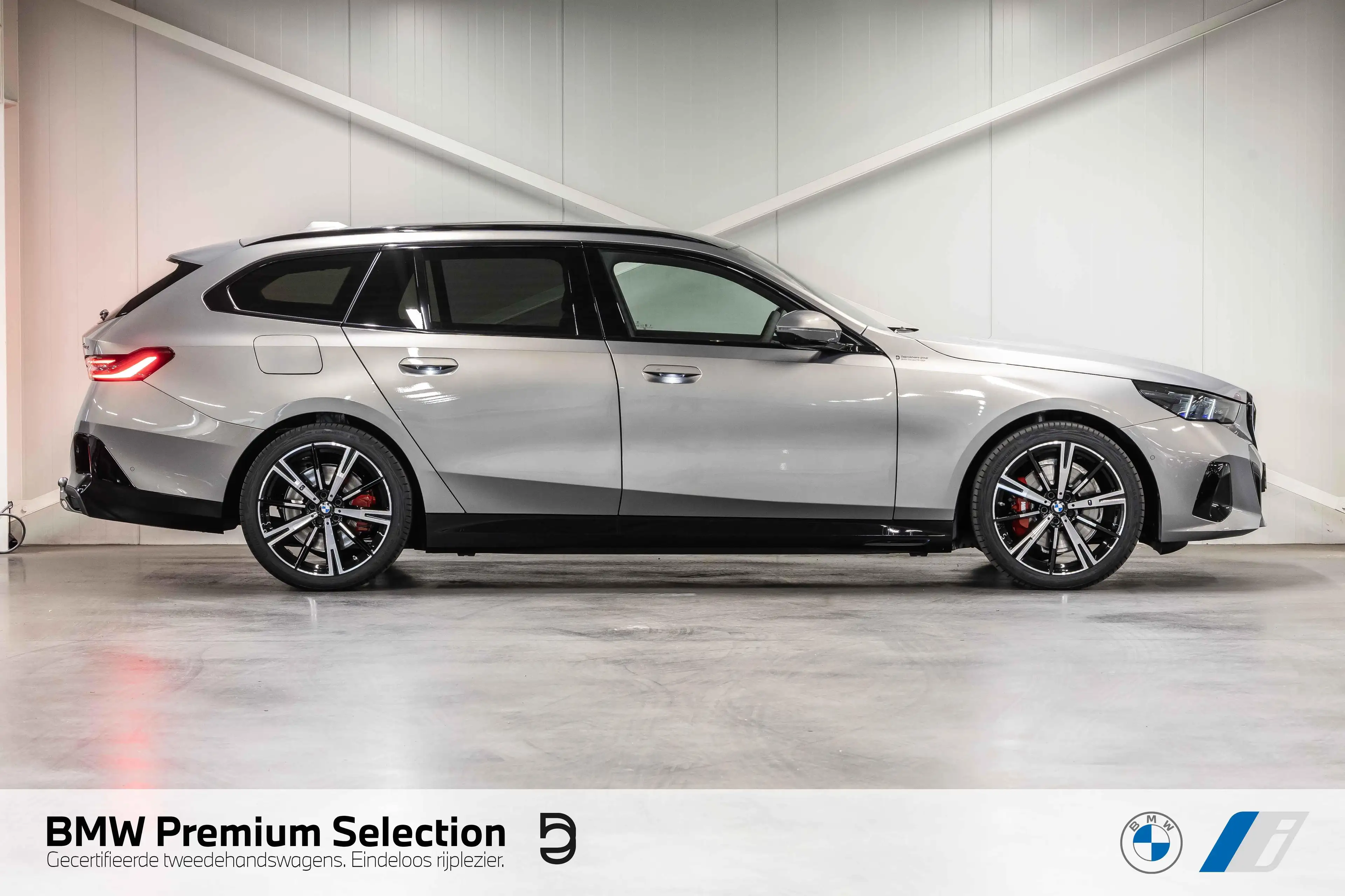 BMW 530 530e Touring M Sport Pro | PANO | B&W | TREKHAAK | — photo 3