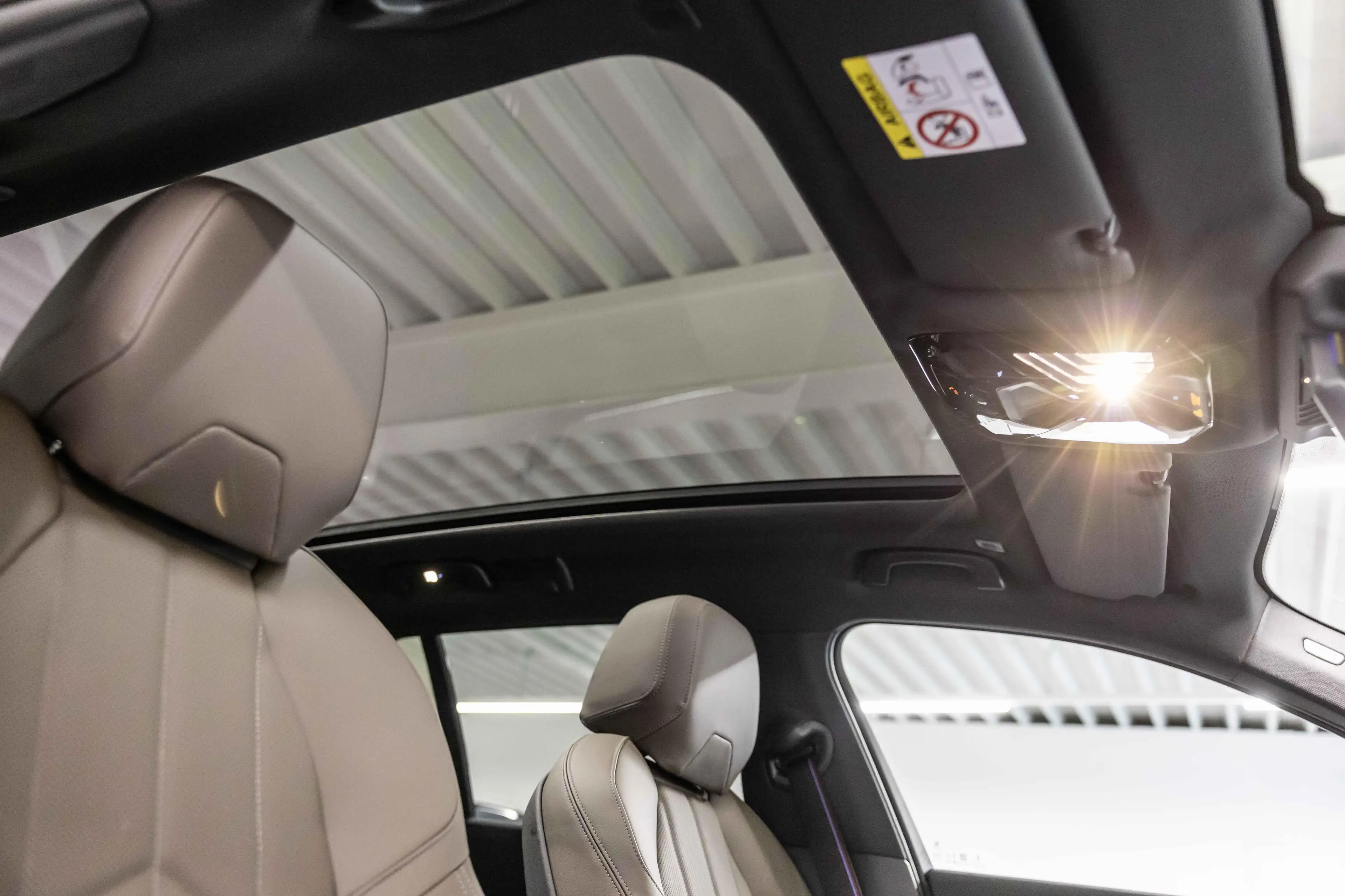 BMW 530 530e Touring M Sport Pro | PANO | B&W | TREKHAAK | — photo 15