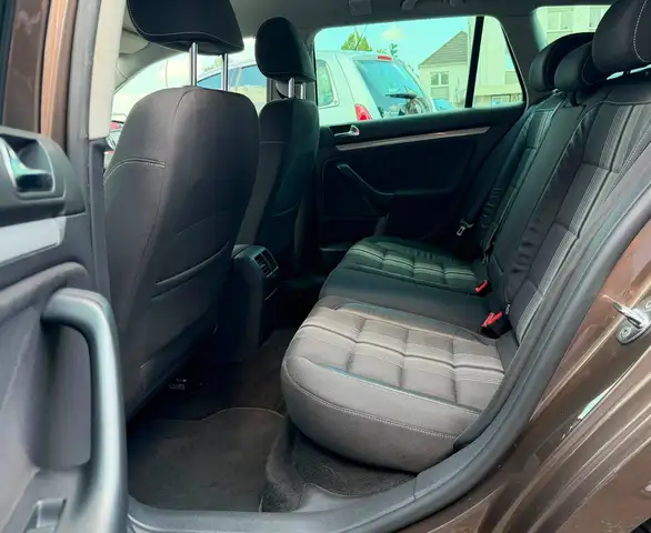 Volkswagen Golf view 12