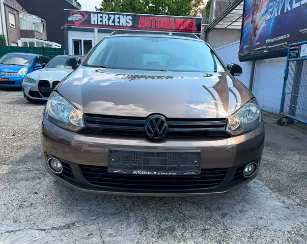 Volkswagen Golf view 2