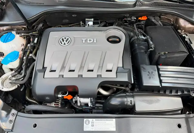 Volkswagen Golf view 14
