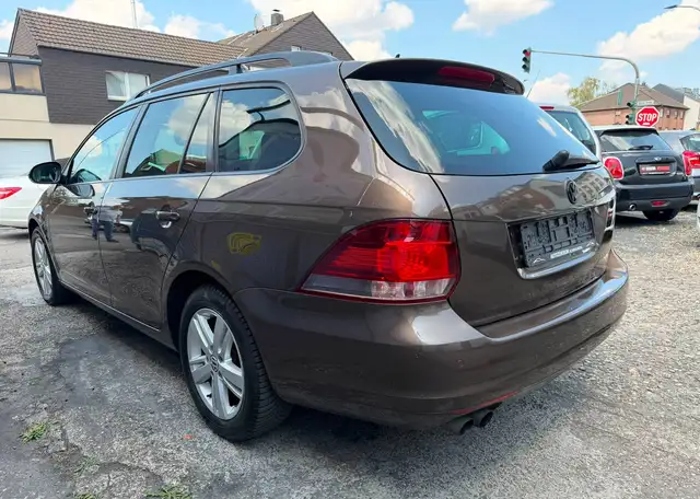 Volkswagen Golf view 5