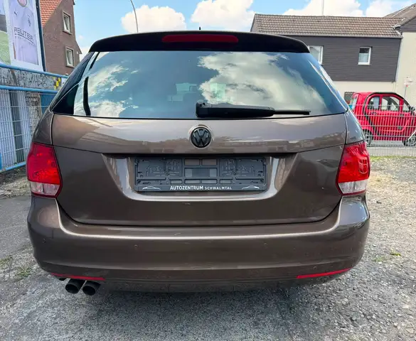 Volkswagen Golf view 6