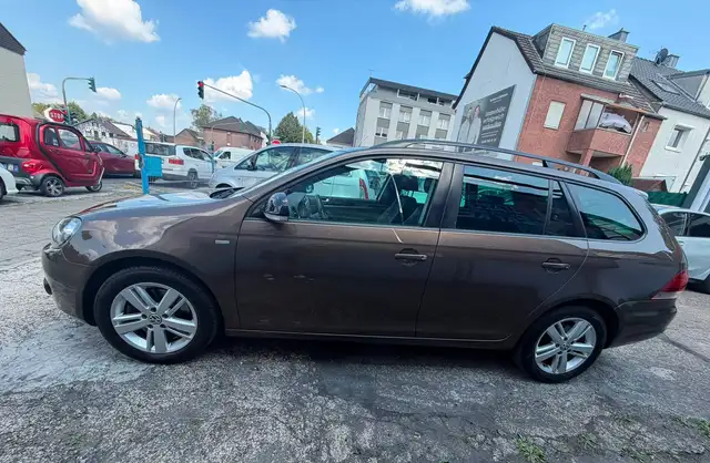 Volkswagen Golf view 4