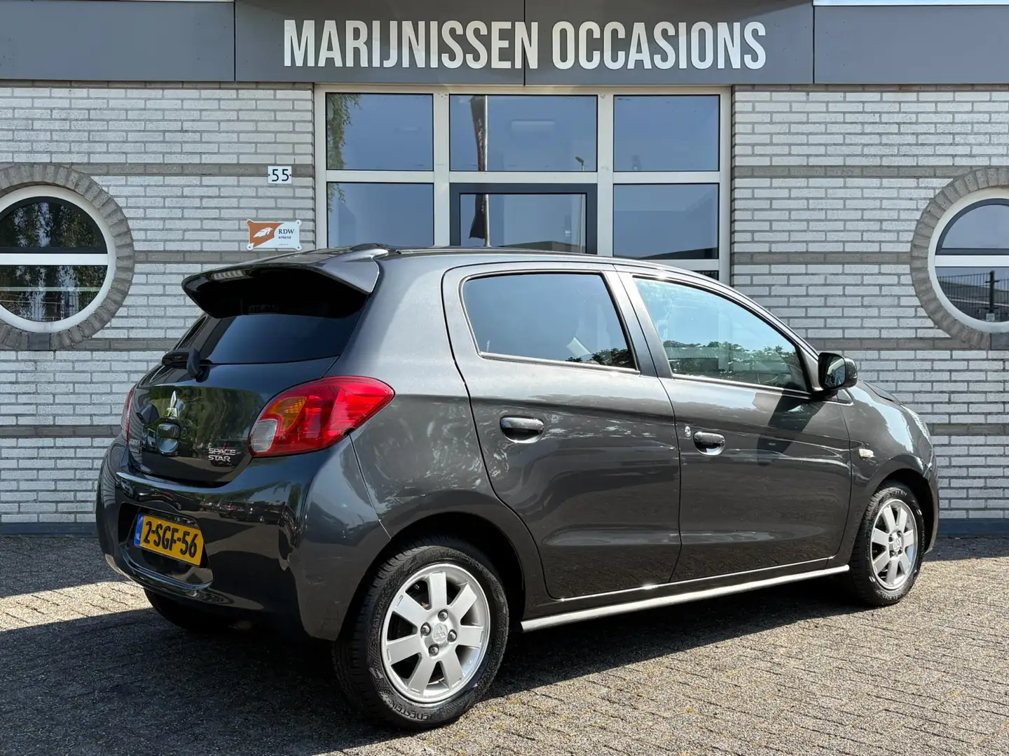 Mitsubishi Space Star 1.2 Instyle |AUTOMAAT,NAVI,CAMERA| Gris - 2
