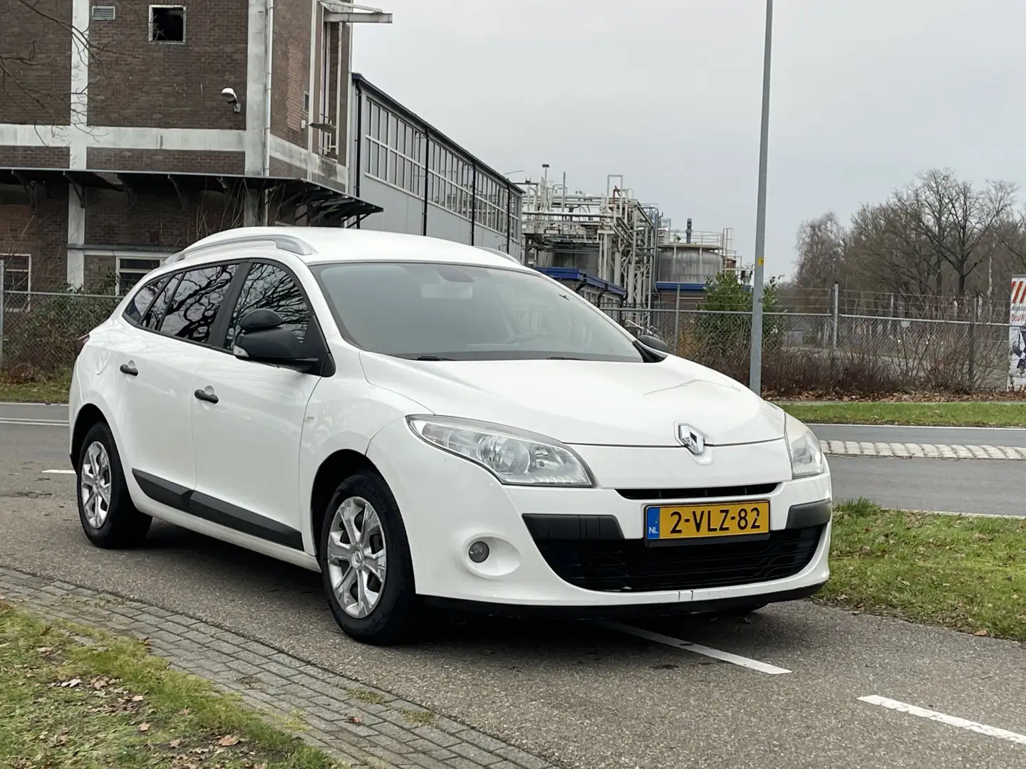 Renault Megane 1.5 dCi Dynamique | Grijs Kenteken | Navigatie | C Wit - 1