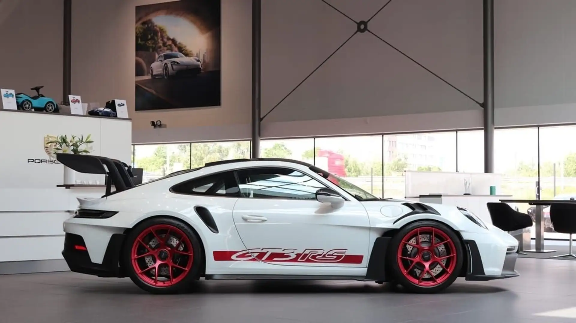 Porsche 992 GT3 RS Weissach lift - 2