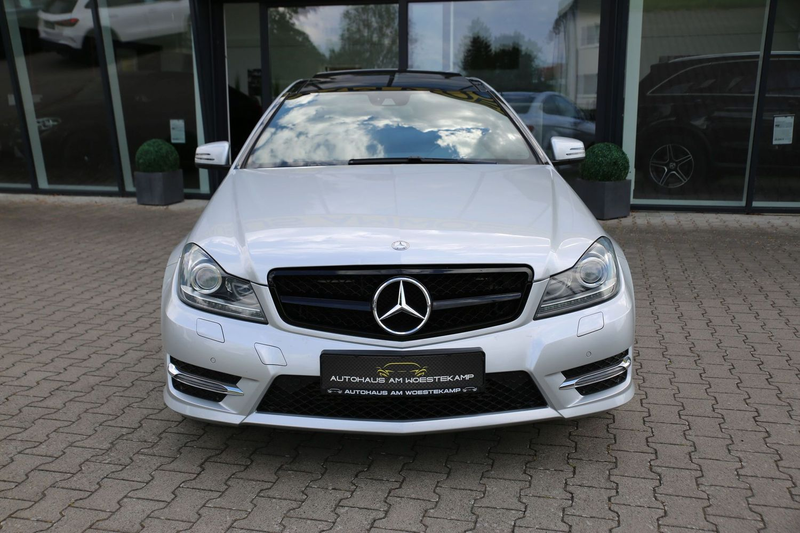 Mercedes-Benz C 250 * CGI*AMG*PANO*MEMORY*PARAMETER*LED*NAV — photo 2