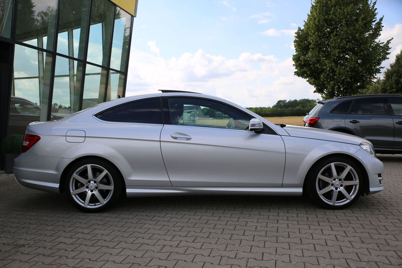 Mercedes-Benz C 250 * CGI*AMG*PANO*MEMORY*PARAMETER*LED*NAV — photo 7