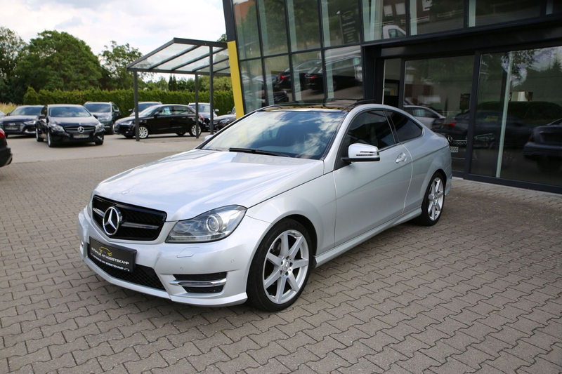 Mercedes-Benz C 250 * CGI*AMG*PANO*MEMORY*PARAMETER*LED*NAV — photo 3