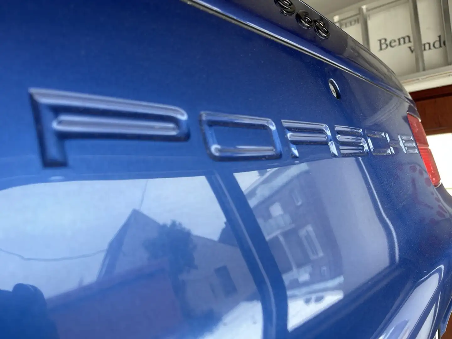 Porsche 968 Cabriolet - 1