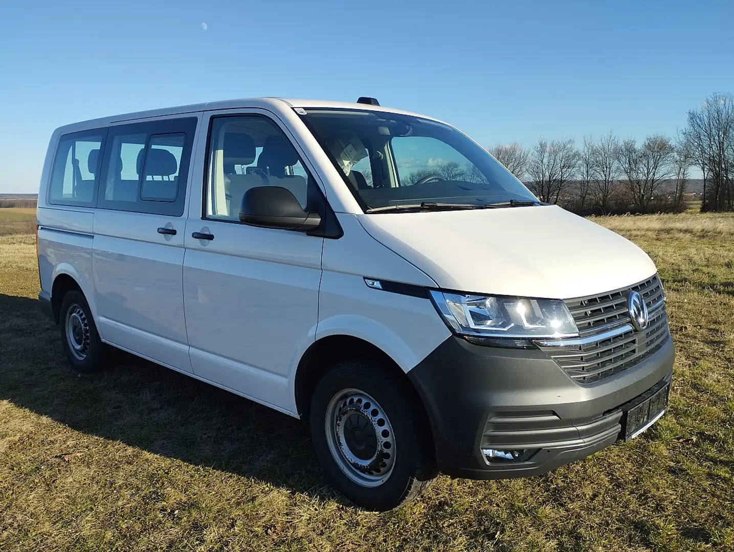 Volkswagen T6.1 Transporter 2,0 TDI 9 Sitze,Licht+Sichtpaket,Bremsassistent Weiß - 2