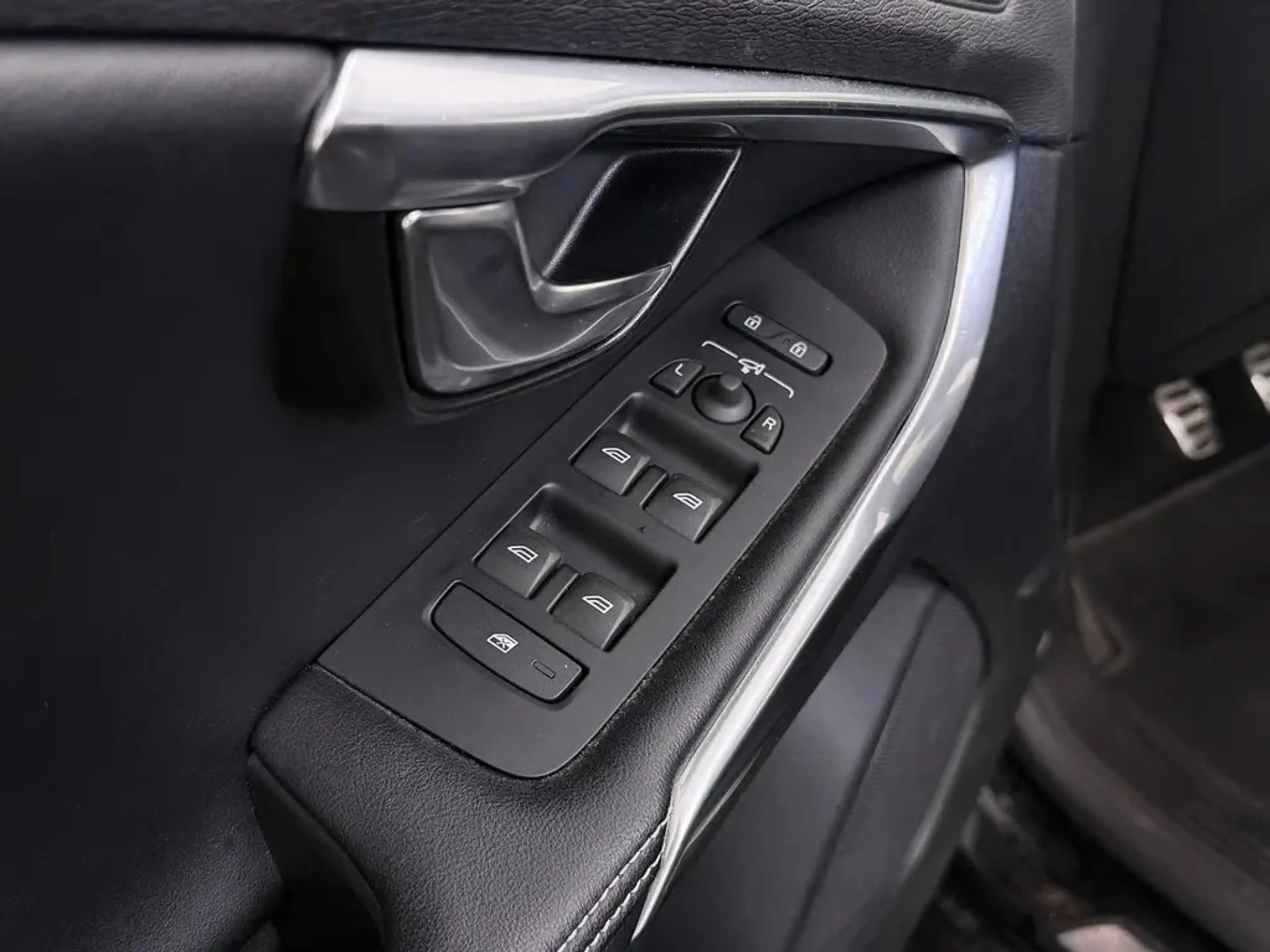 Volvo V40 2.0 T4 190pk Business Sport | Navi | Camera | Trek — photo 16