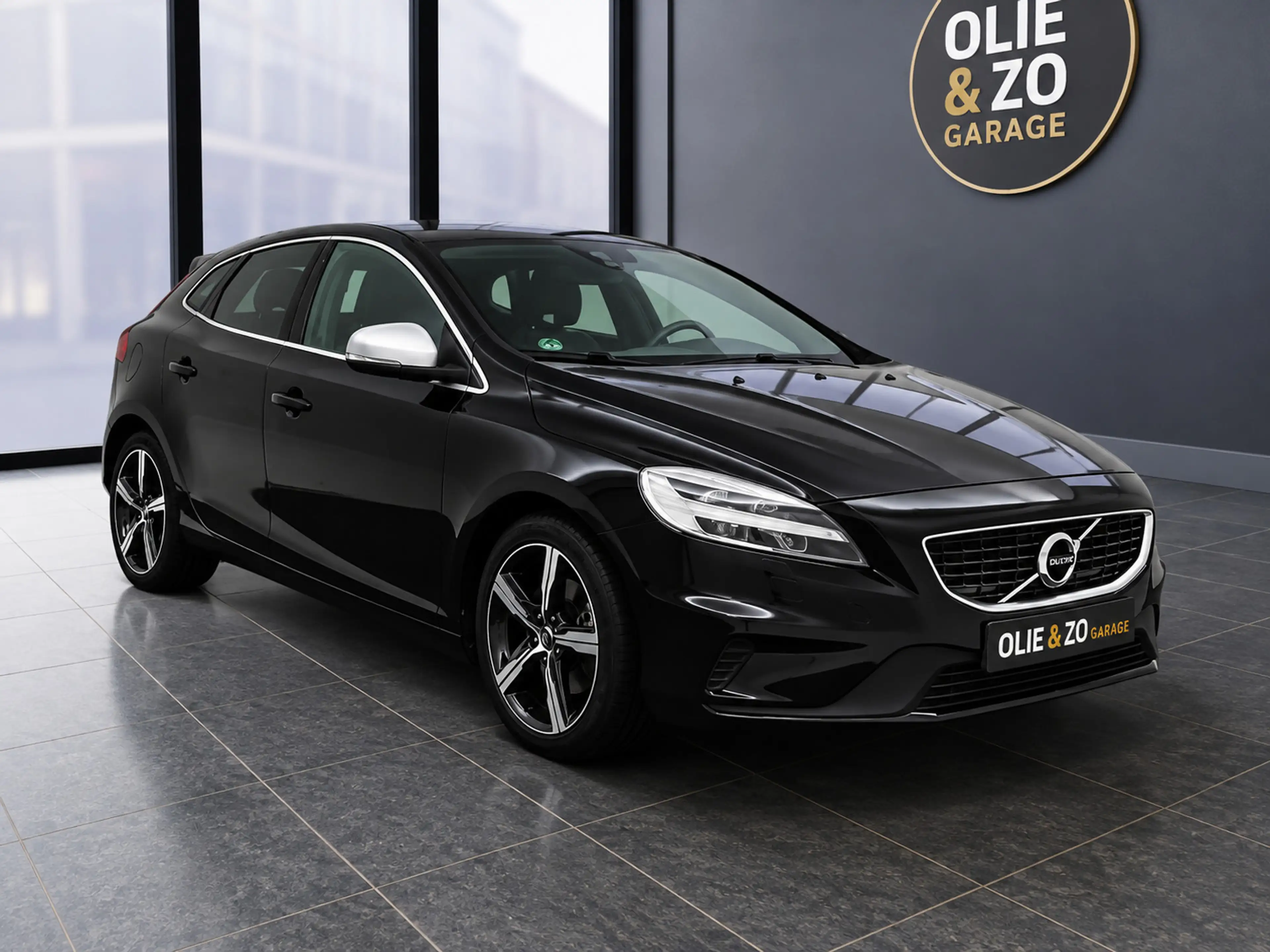 Volvo V40 2.0 T4 190pk Business Sport | Navi | Camera | Trek