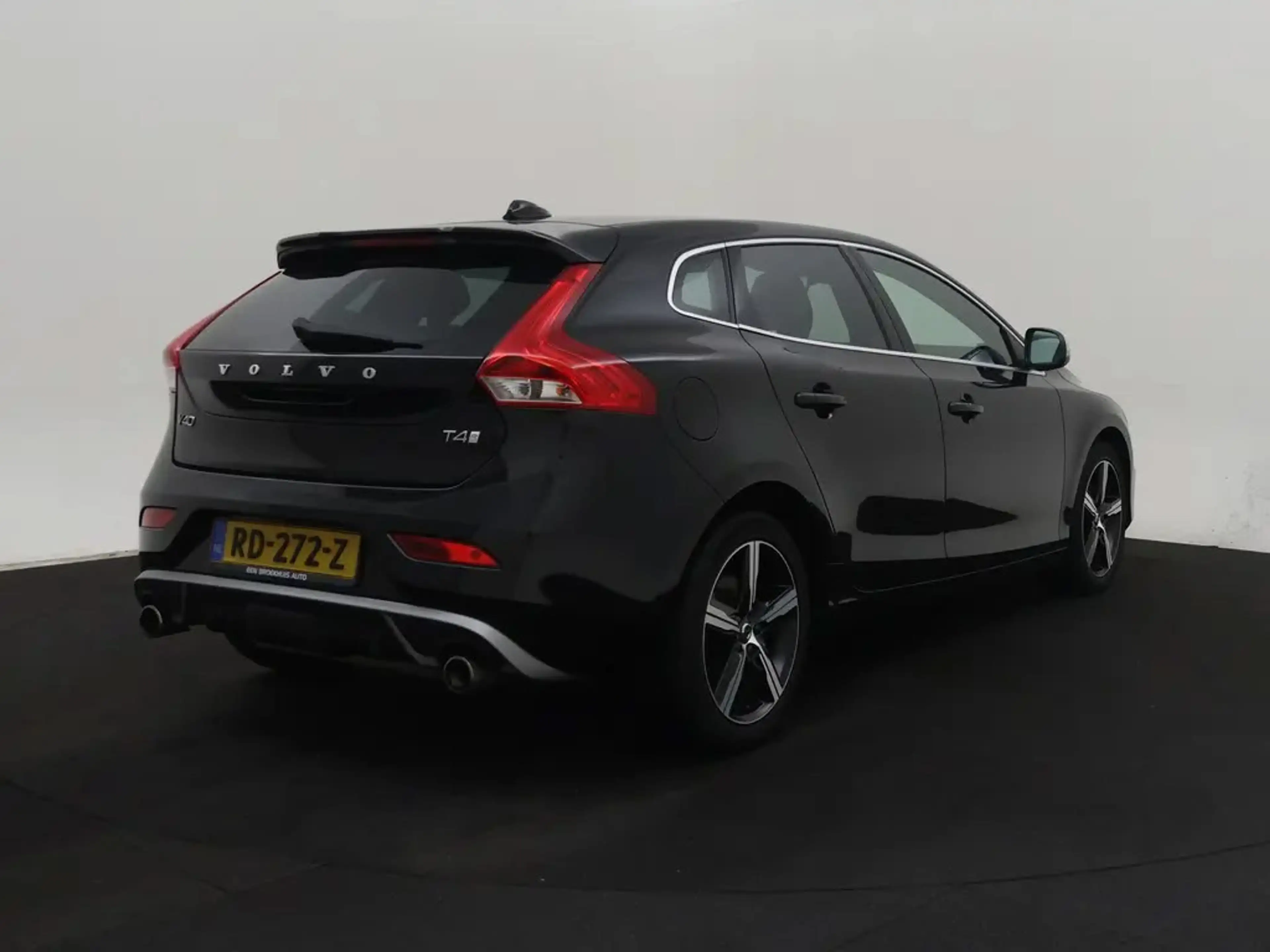 Volvo V40 2.0 T4 190pk Business Sport | Navi | Camera | Trek — photo 9