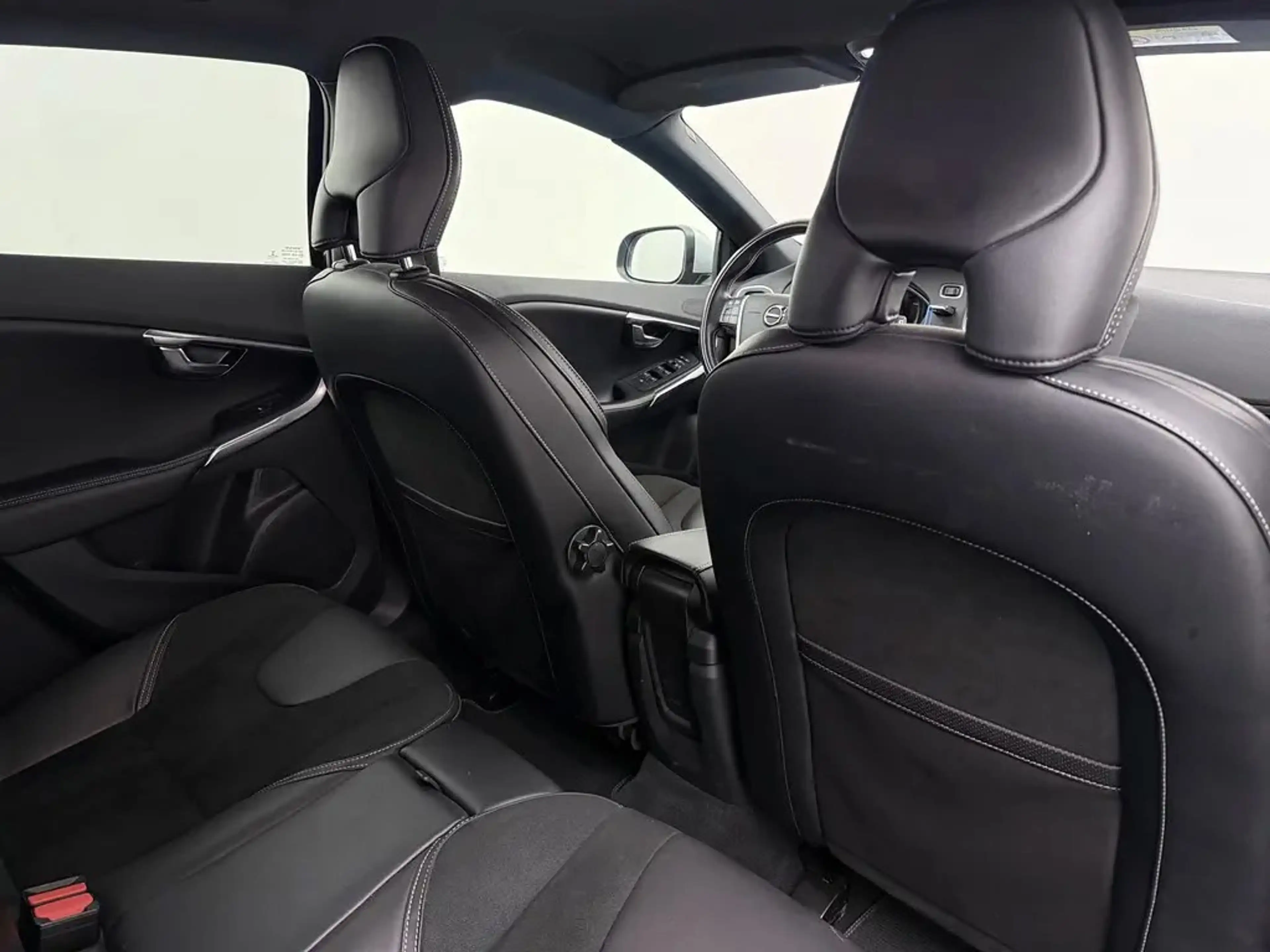 Volvo V40 2.0 T4 190pk Business Sport | Navi | Camera | Trek — photo 14