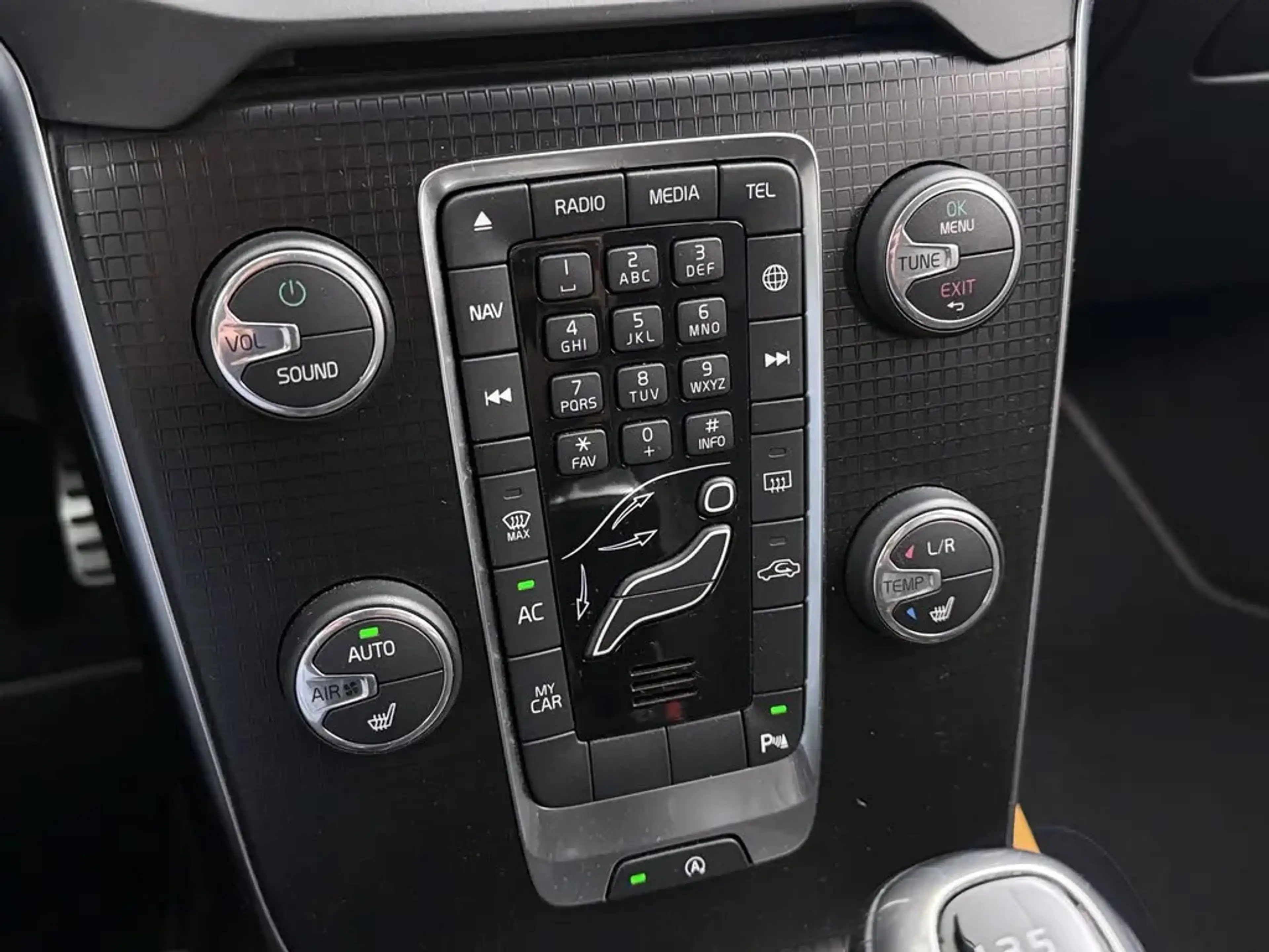 Volvo V40 2.0 T4 190pk Business Sport | Navi | Camera | Trek — photo 15