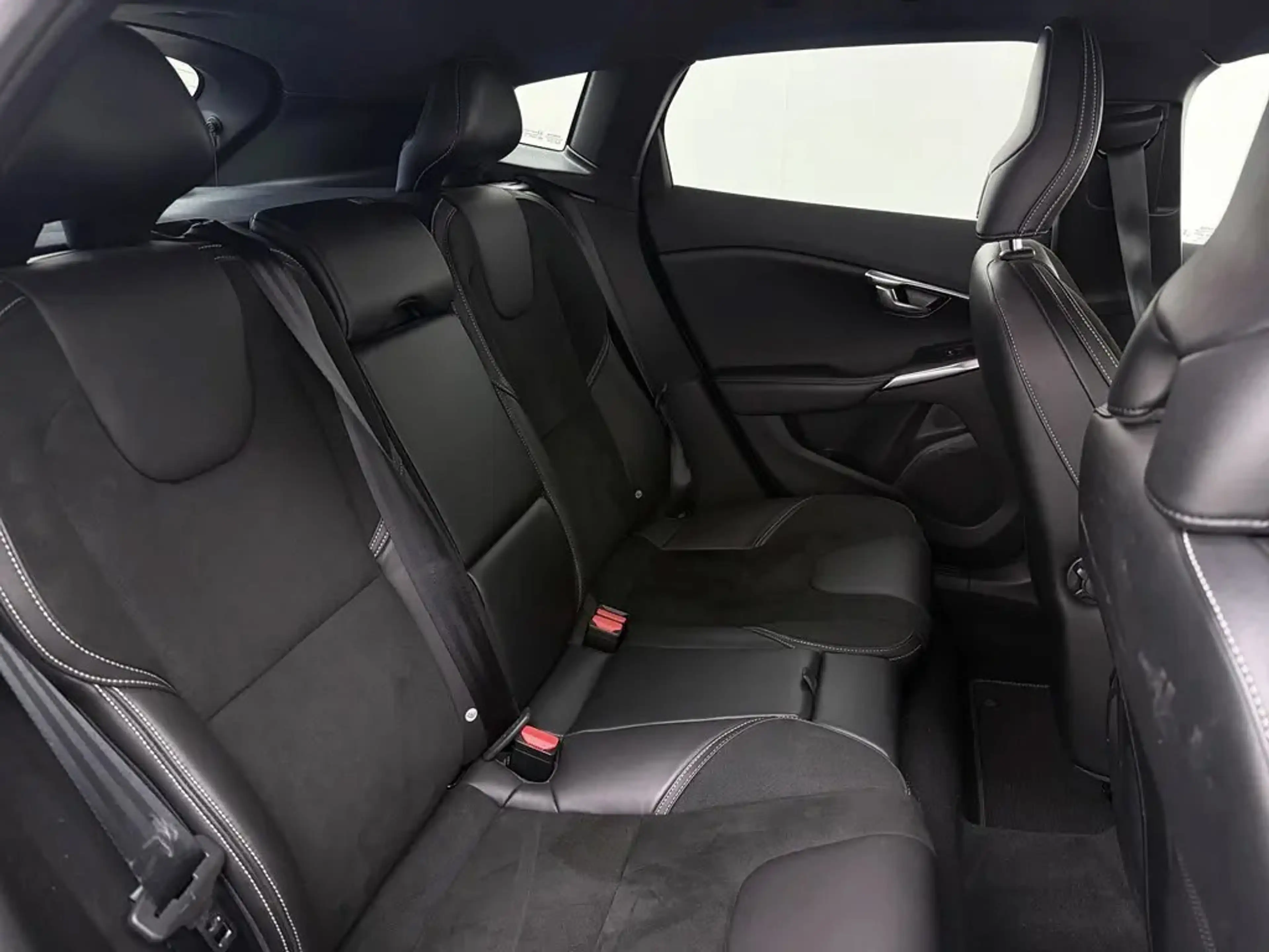 Volvo V40 2.0 T4 190pk Business Sport | Navi | Camera | Trek — photo 7