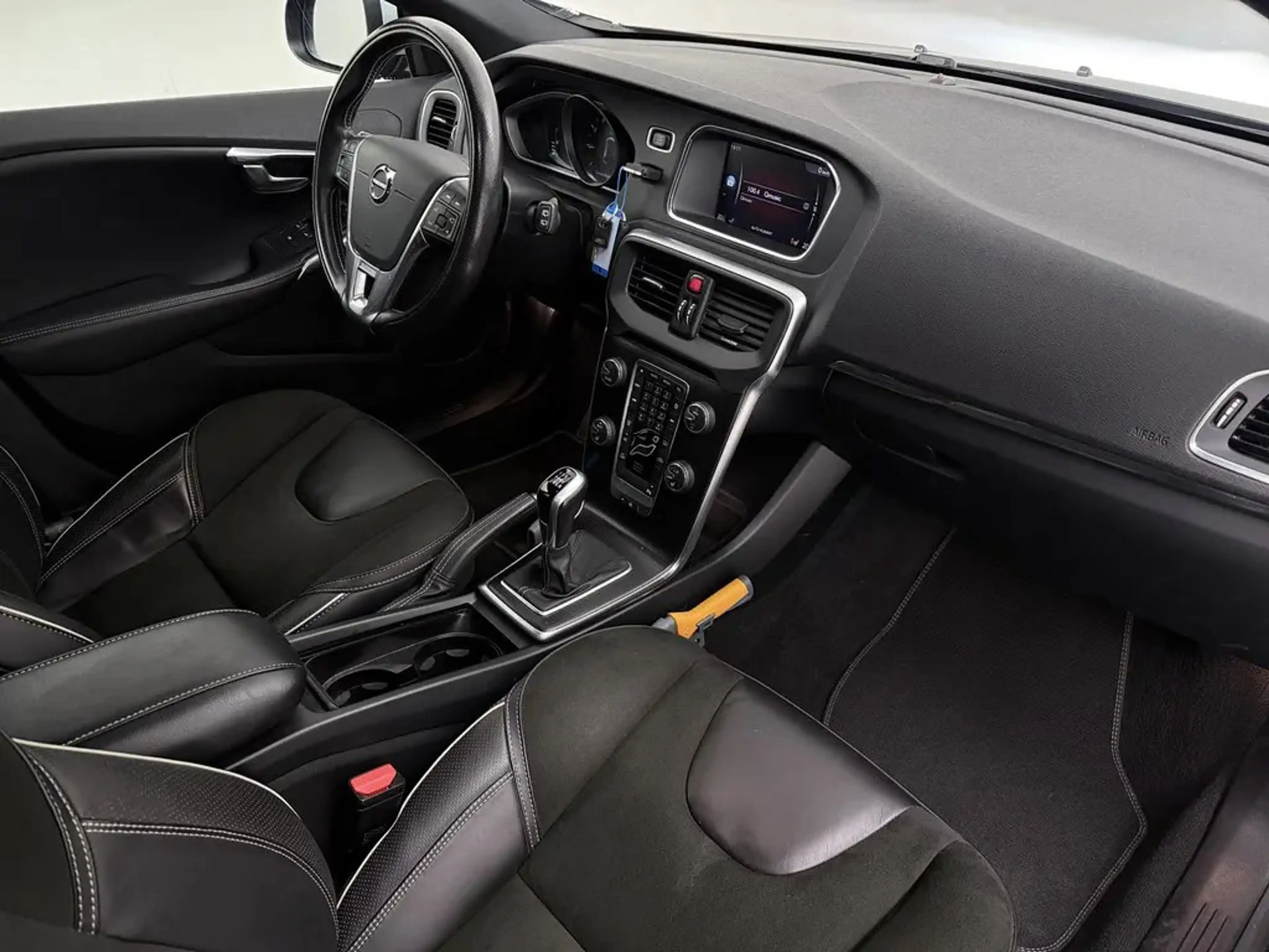 Volvo V40 2.0 T4 190pk Business Sport | Navi | Camera | Trek — photo 8