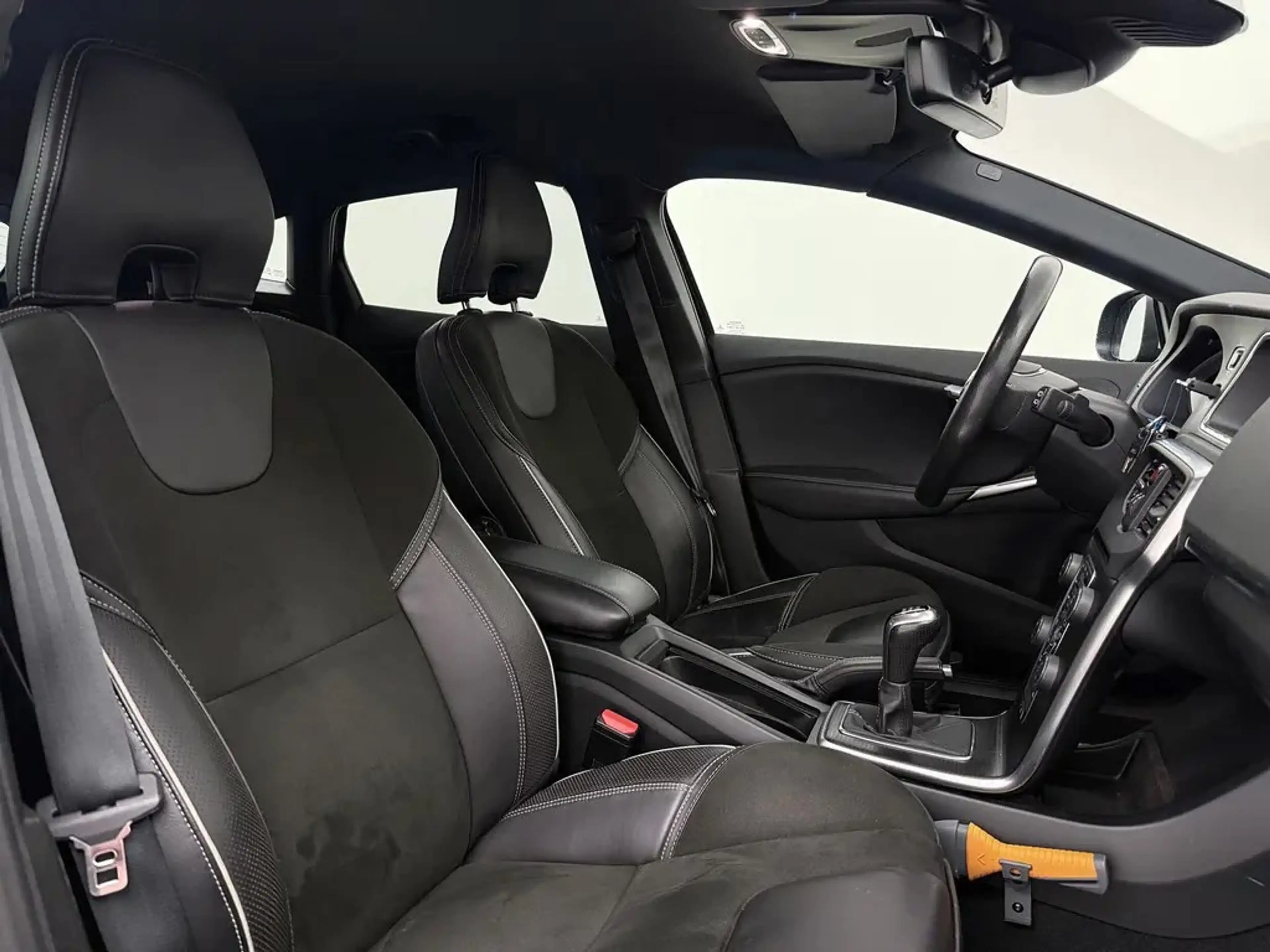 Volvo V40 2.0 T4 190pk Business Sport | Navi | Camera | Trek — photo 11