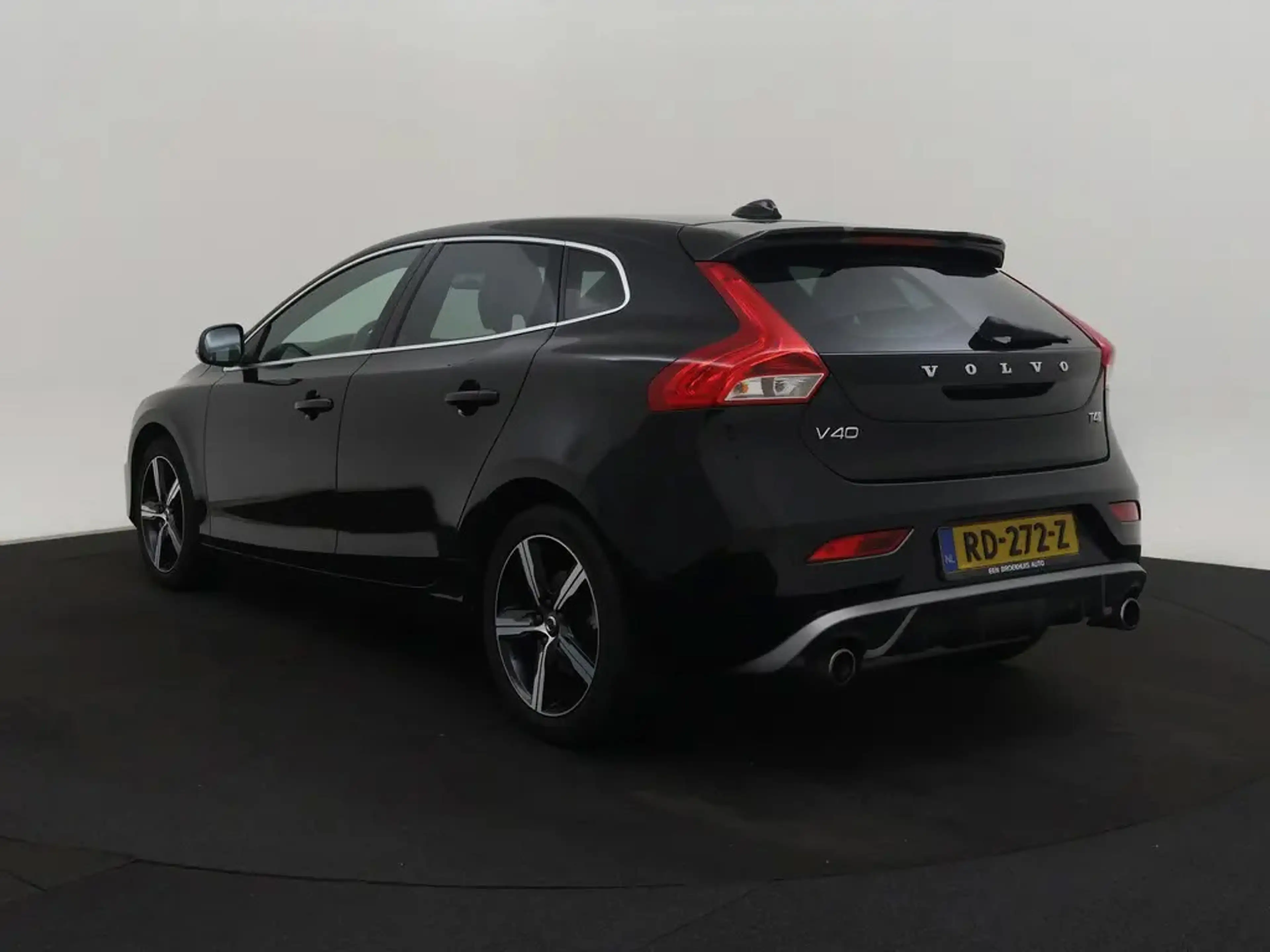 Volvo V40 2.0 T4 190pk Business Sport | Navi | Camera | Trek — photo 3