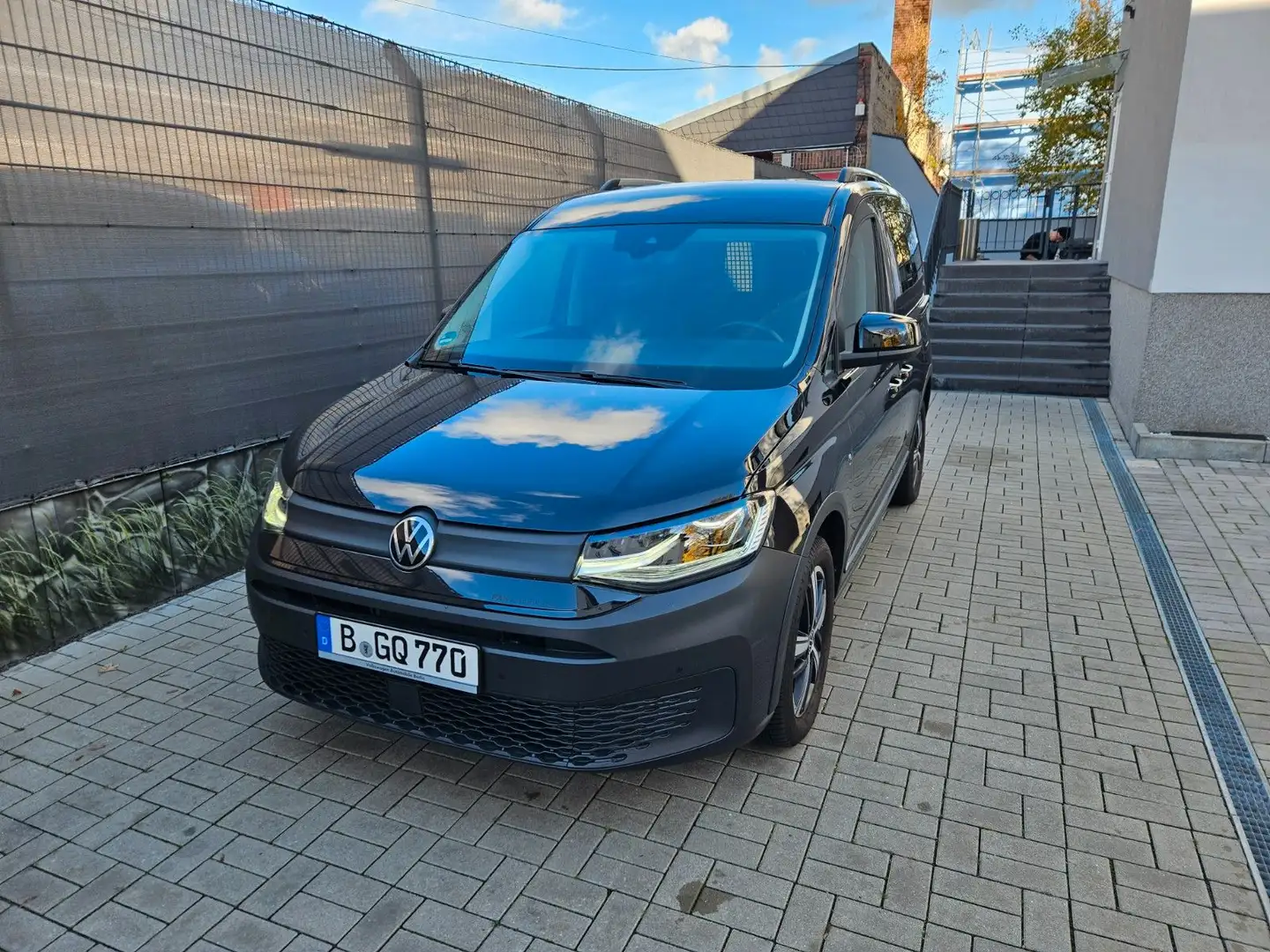 Volkswagen Caddy Cargo PanAmericana Automatik 5Tkm Schwarz - 2