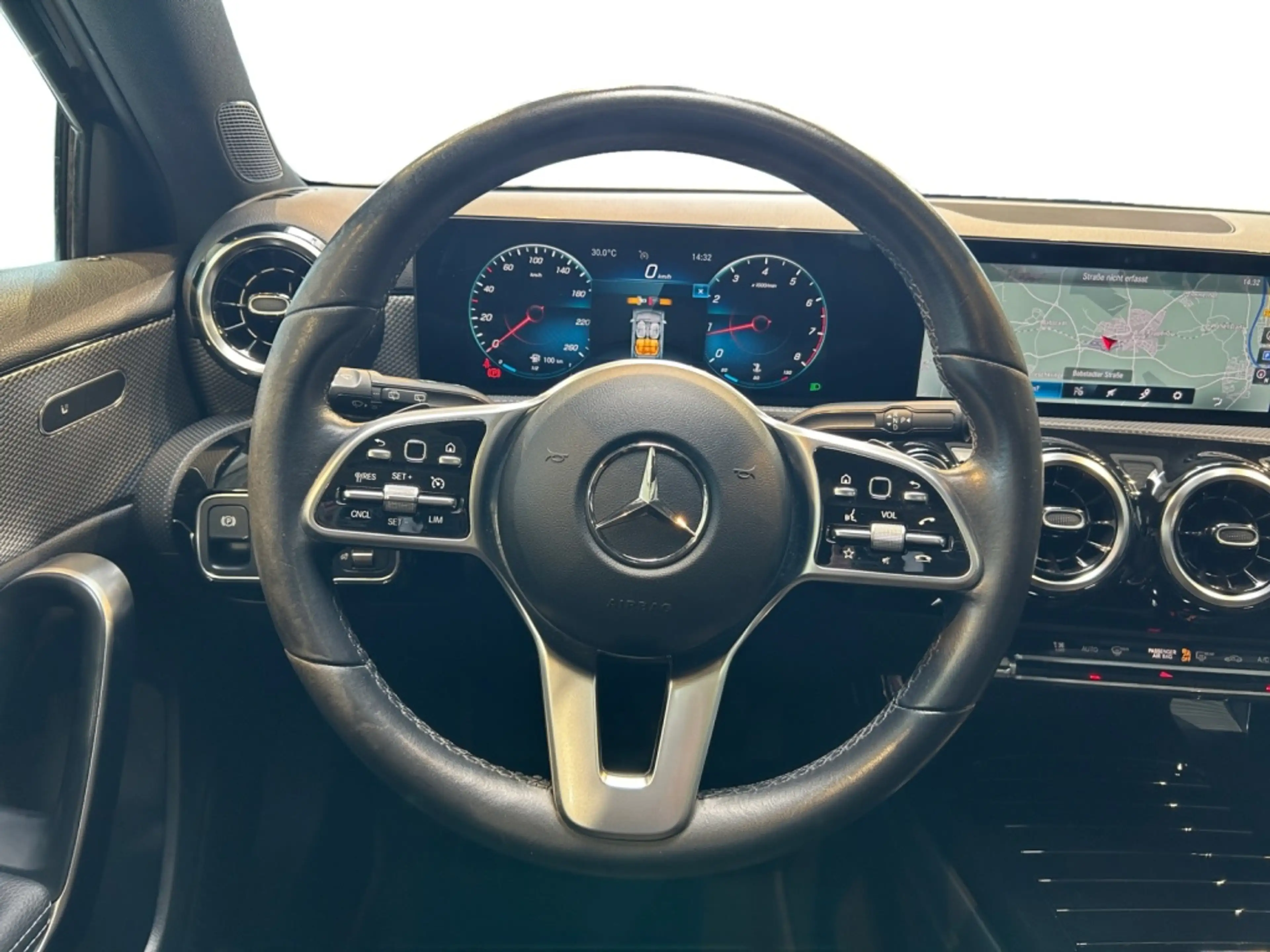 Mercedes-Benz A 200 Progressive MBUX+Progressive+Carbon+Pano — photo 13
