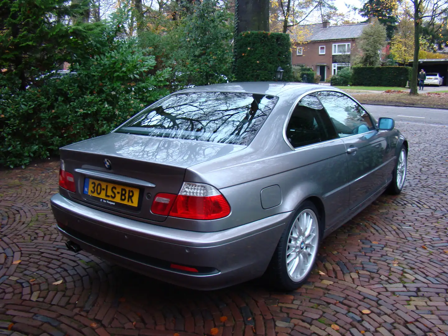 BMW 330 3-serie Coupé 330Ci Executive Grau - 2