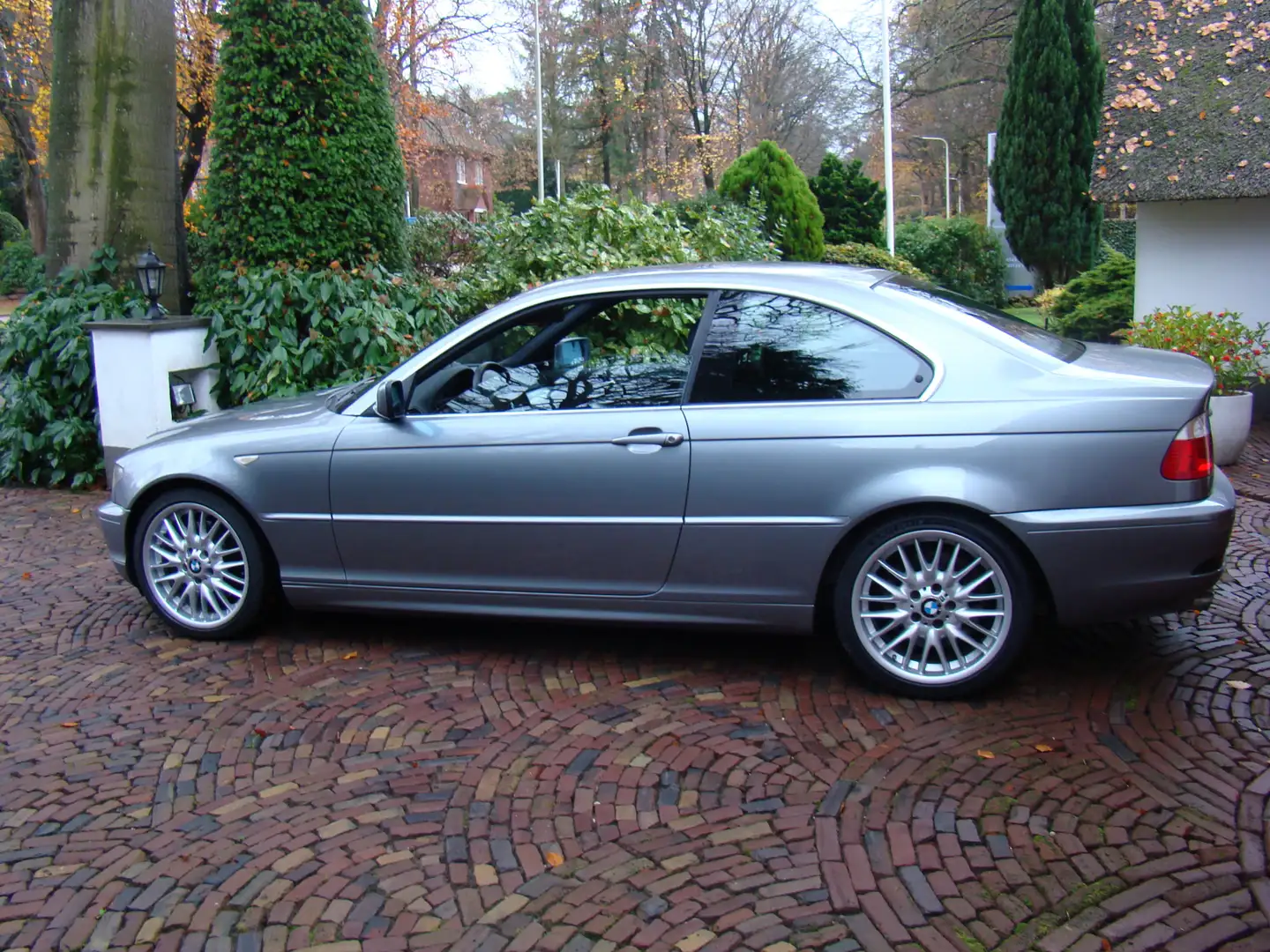 BMW 330 3-serie Coupé 330Ci Executive Grau - 1