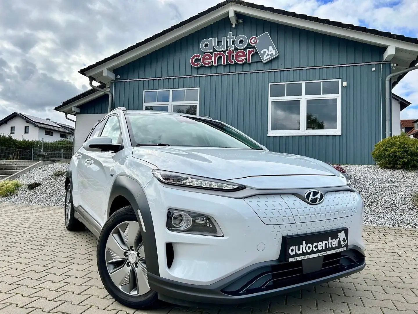 Hyundai KONA Style°64 kWh°1.Hand°LED°Kamera°Navi° Weiß - 1