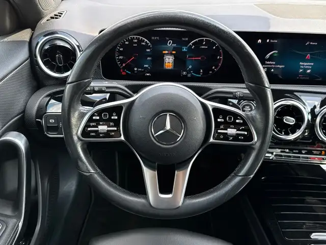 Mercedes-Benz A view 6