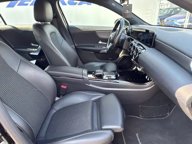 Mercedes-Benz A view 9