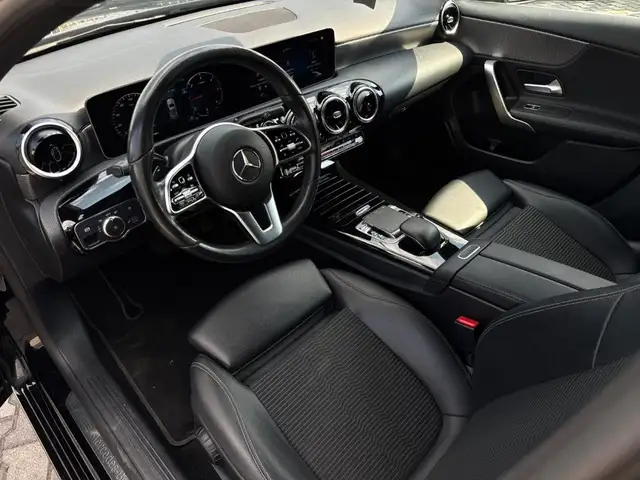 Mercedes-Benz A view 10