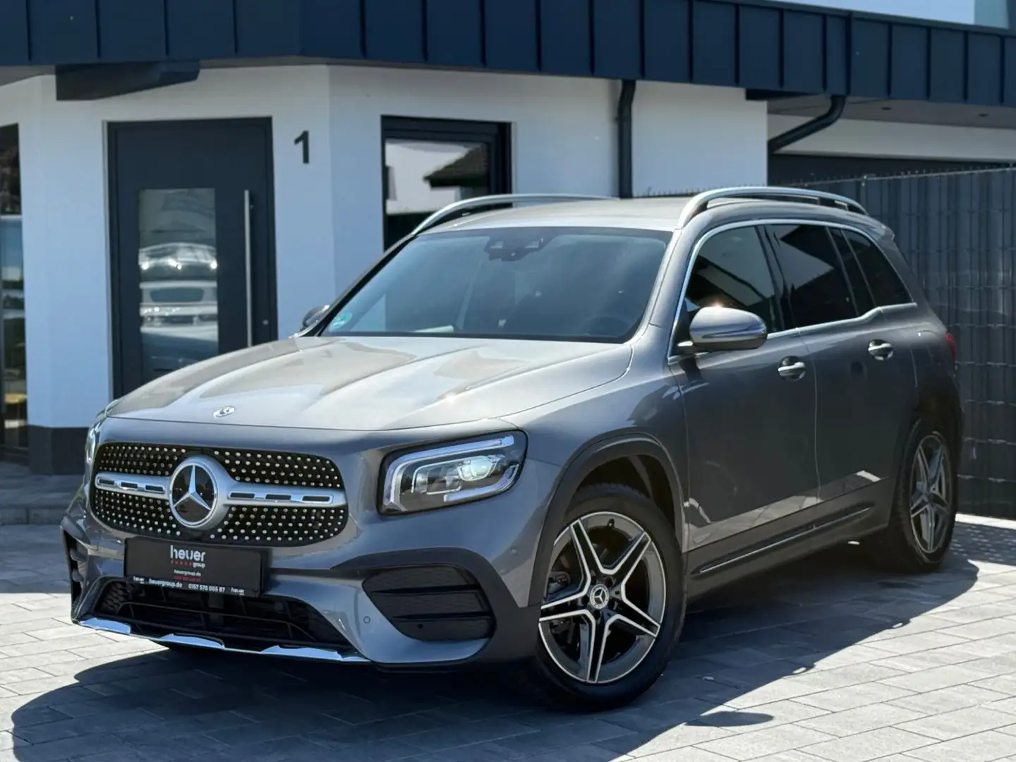 Mercedes-Benz GLB 200 AMG-LINE/KAMERA/SHZ/KLIMA/LED/BUSINESS Grau - 1