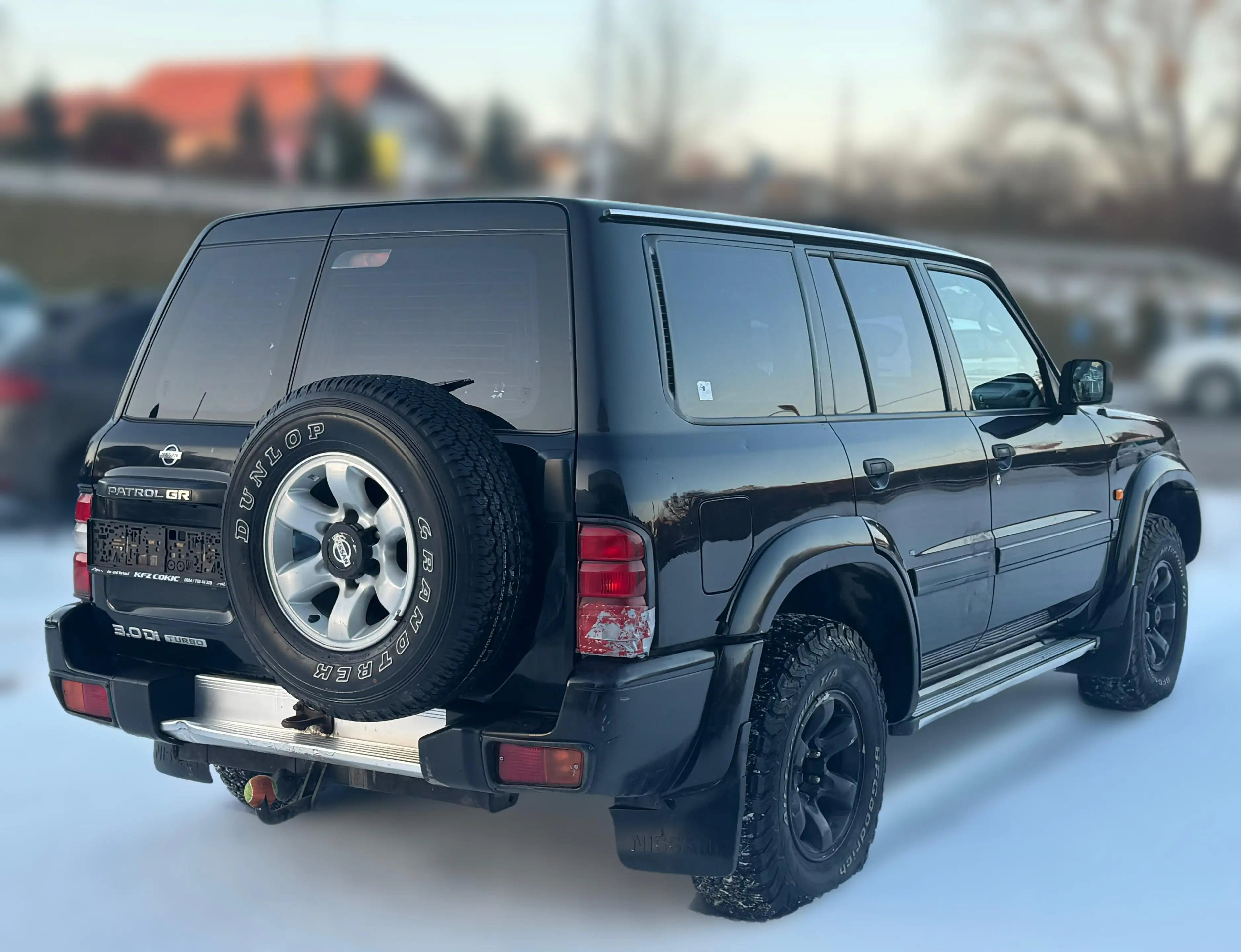 Nissan Patrol Kredit* Allrad* 7 Sitzer* Leder* Sitzheizung* — photo 4