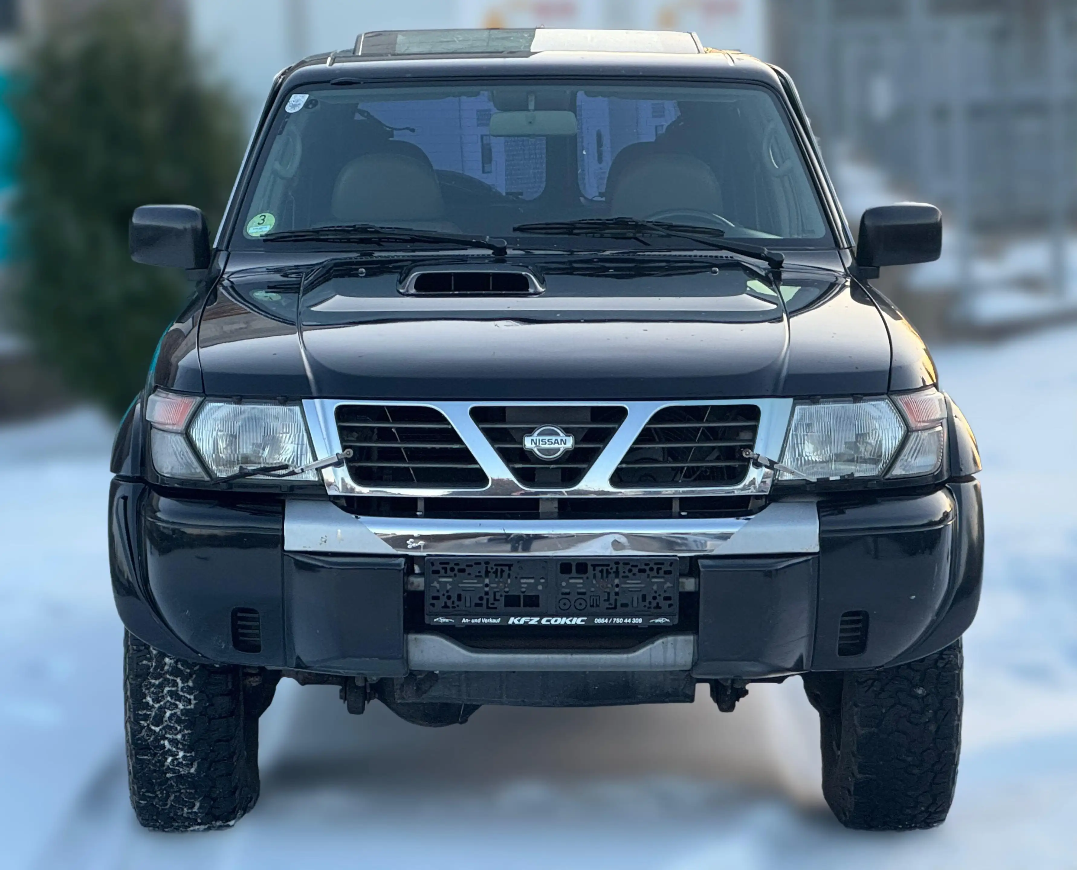 Nissan Patrol Kredit* Allrad* 7 Sitzer* Leder* Sitzheizung* — photo 7