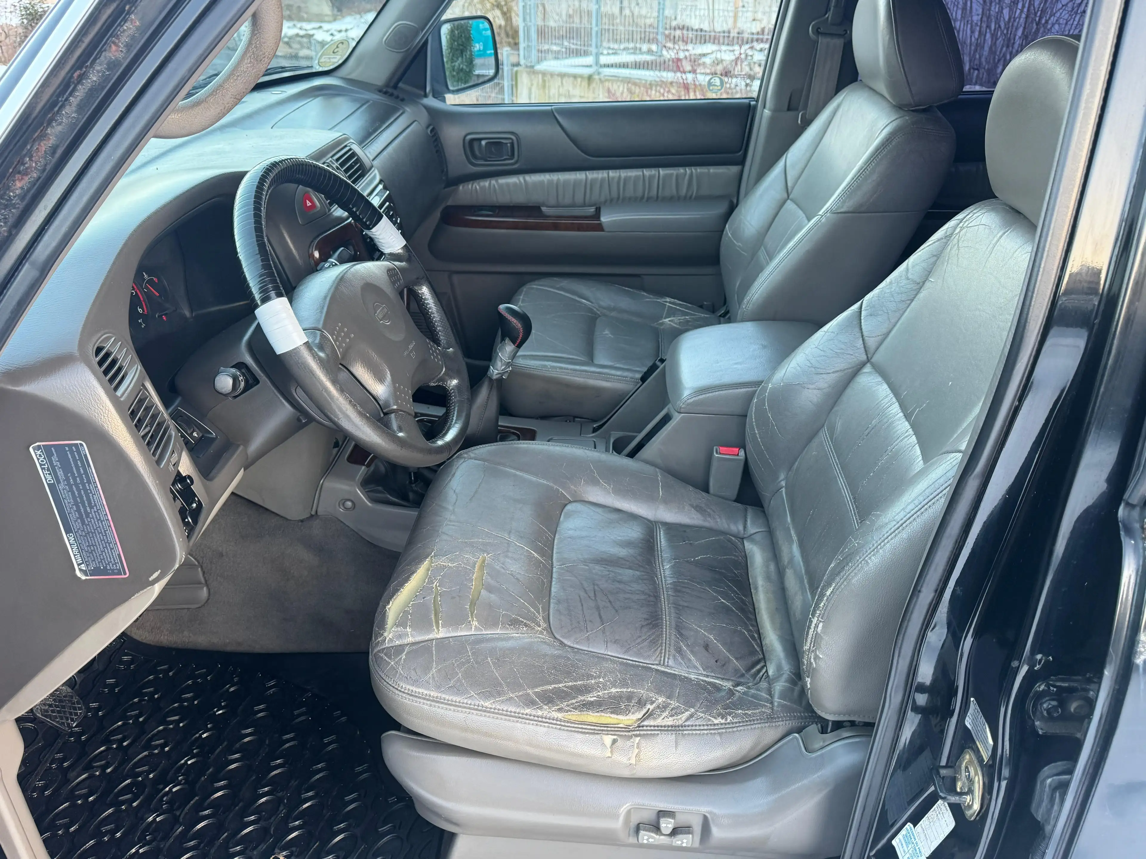 Nissan Patrol Kredit* Allrad* 7 Sitzer* Leder* Sitzheizung* — photo 10