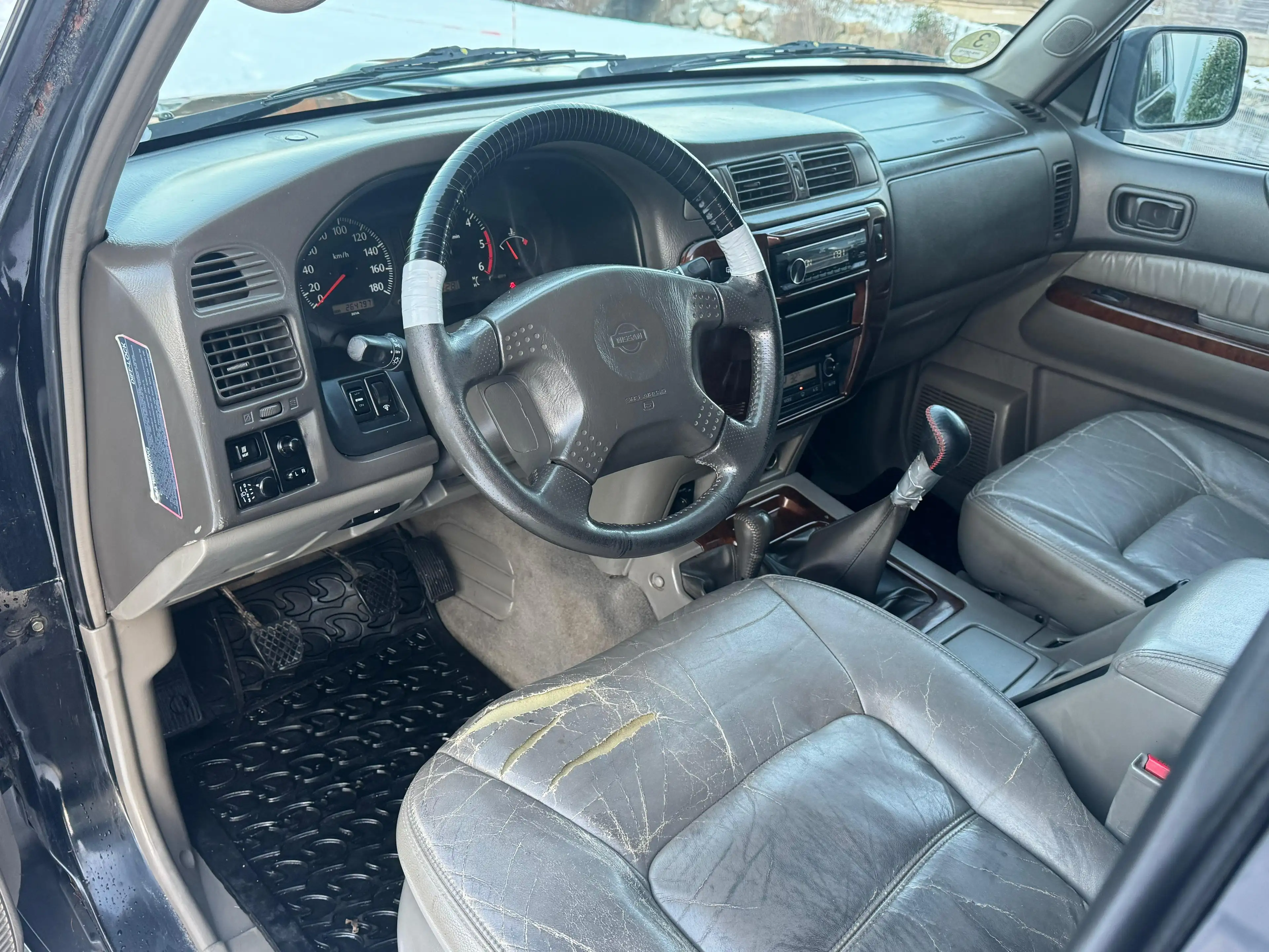 Nissan Patrol Kredit* Allrad* 7 Sitzer* Leder* Sitzheizung* — photo 11