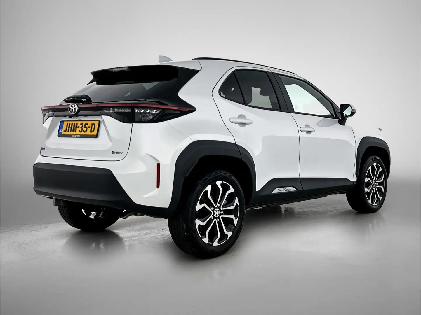 Toyota Yaris Cross 1.5 Hybrid Dynamic Limited | Navigatie | Stuur- en Wit - 2