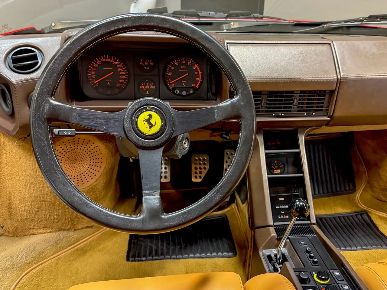 Ferrari Testarossa снимка Ferrari Testarossa