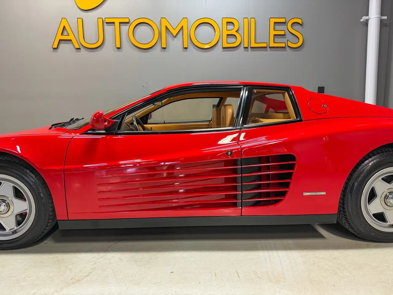 Ferrari Testarossa снимка Ferrari Testarossa