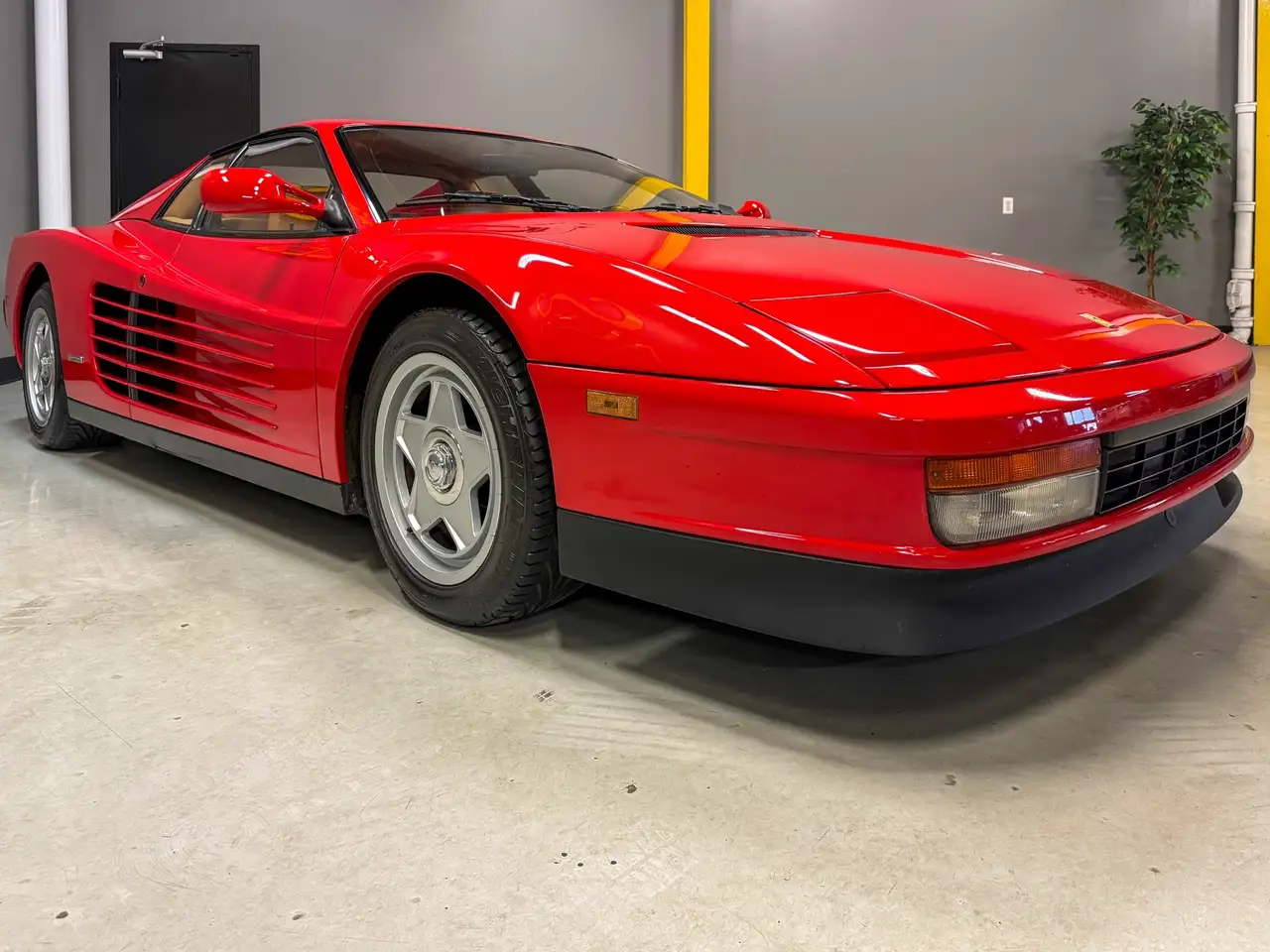 Ferrari Testarossa снимка Ferrari Testarossa