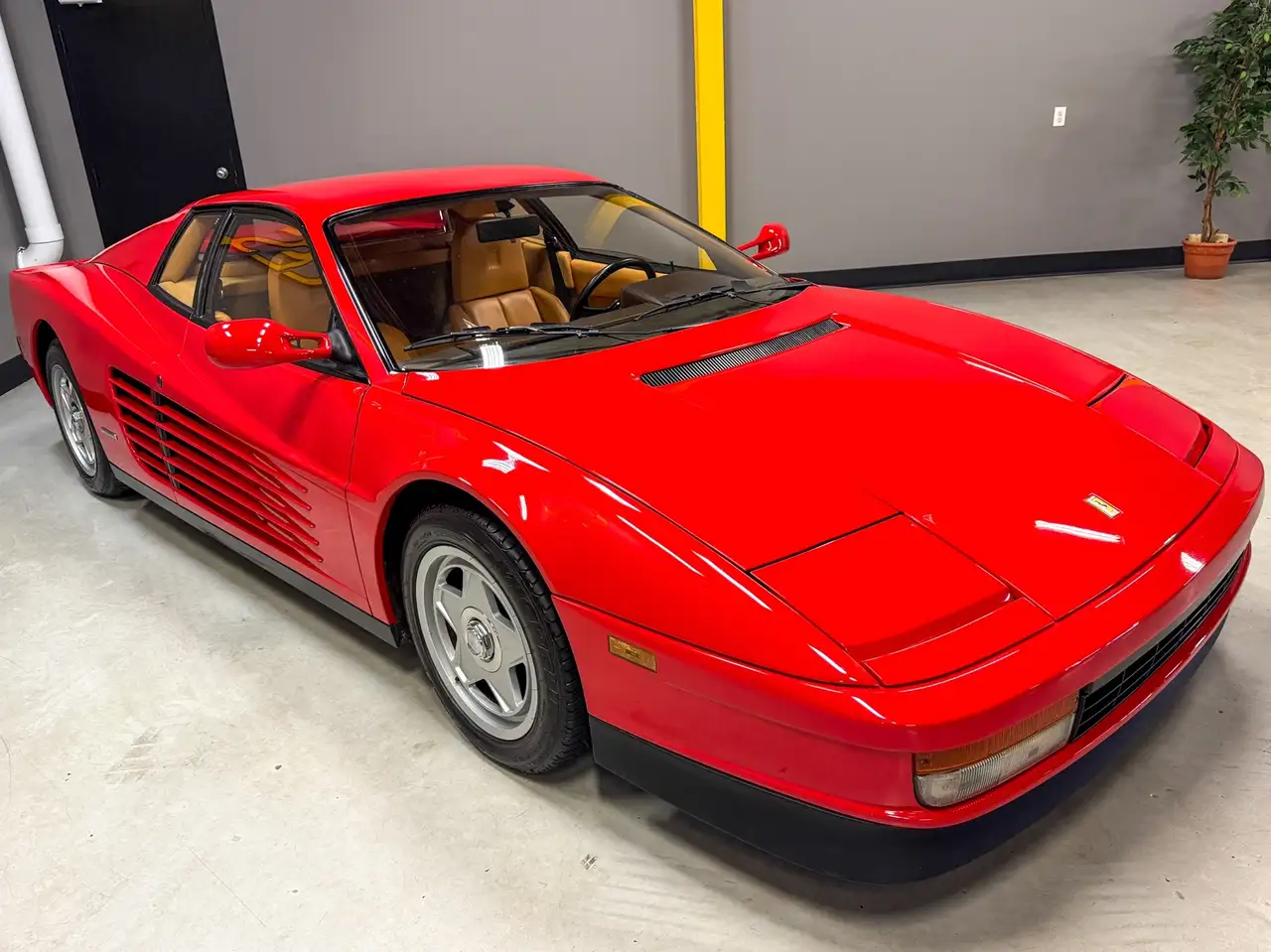 Ferrari Testarossa снимка Ferrari Testarossa