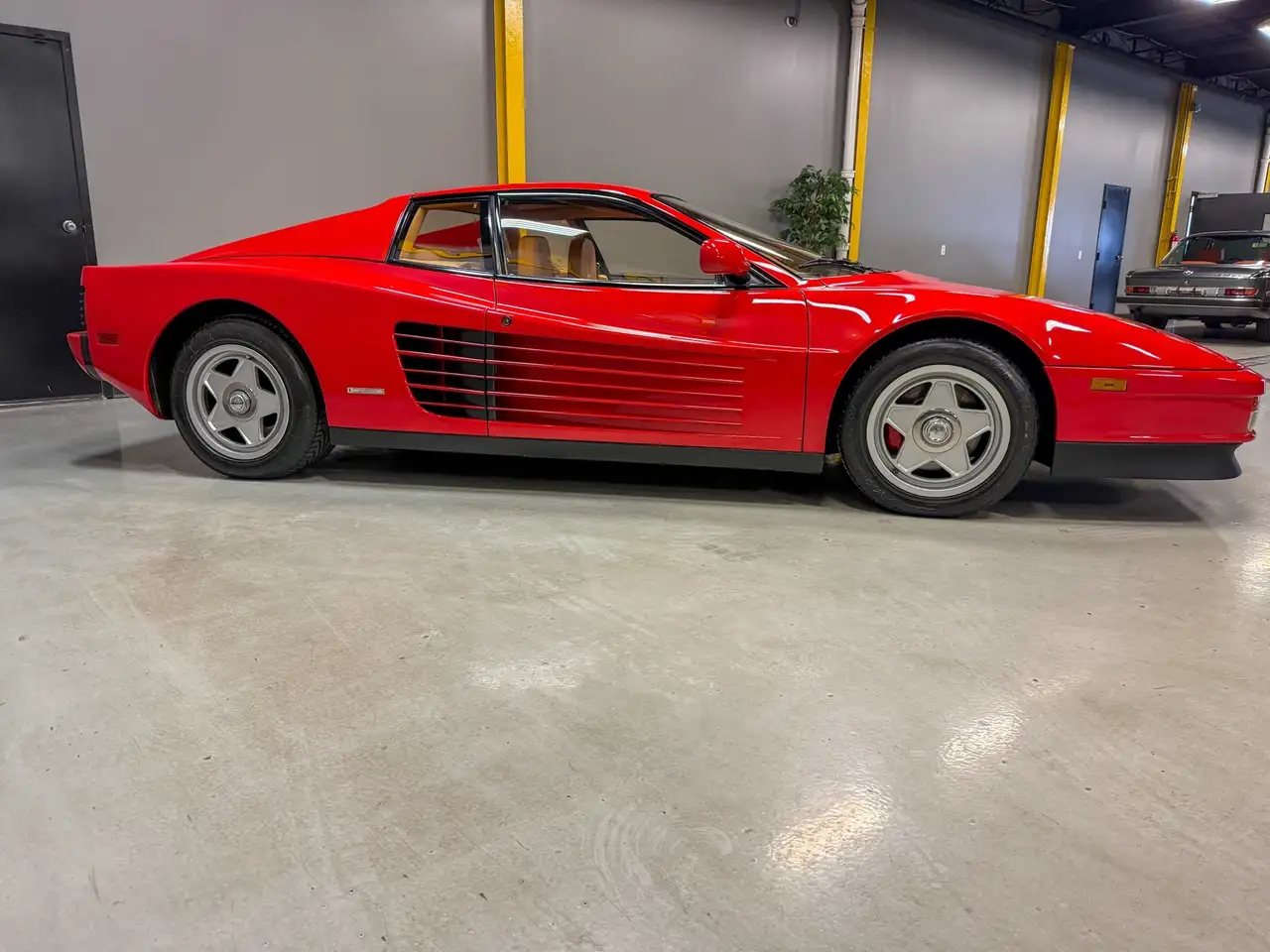 Ferrari Testarossa снимка Ferrari Testarossa