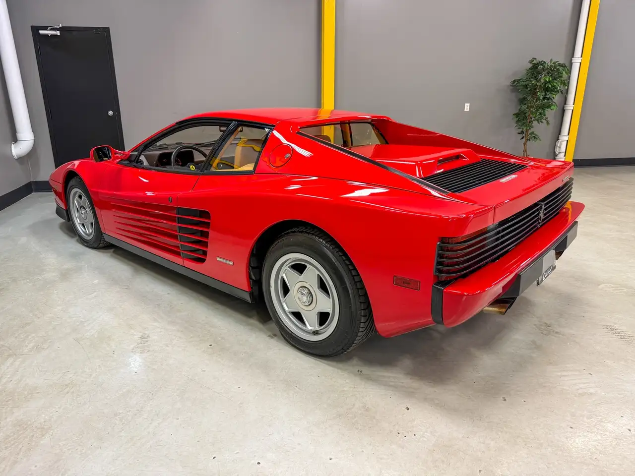 Ferrari Testarossa снимка Ferrari Testarossa