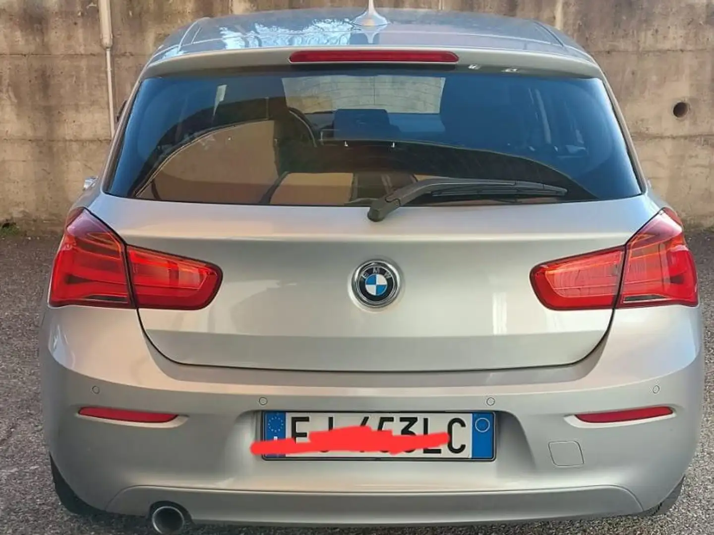 BMW 114 Serie 1 F/20-21 2015 114d 5p Argintiu - 1