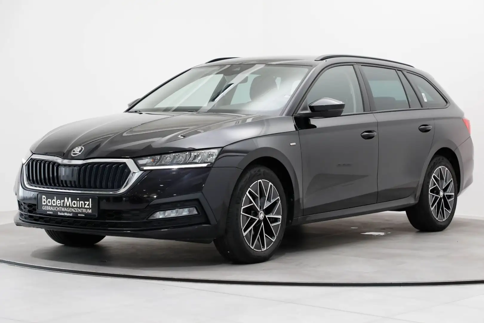 Skoda Octavia Combi 2.0 TDI DSG Clever Navi LED SHZ Schwarz - 2